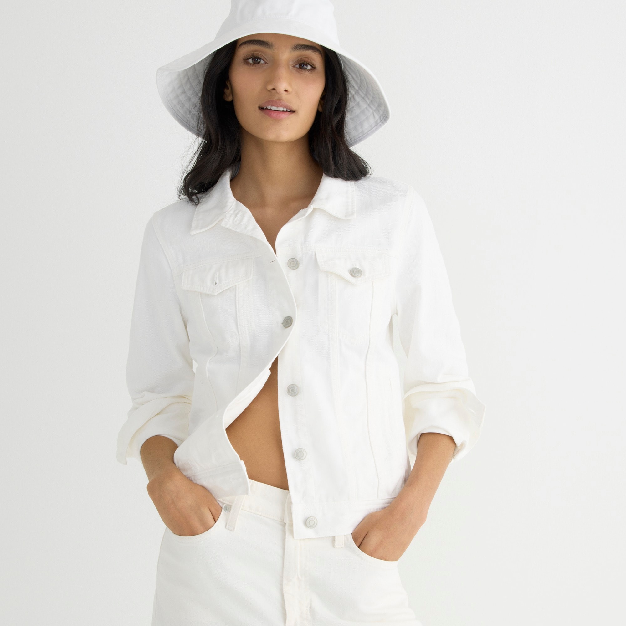Classic denim jacket in white