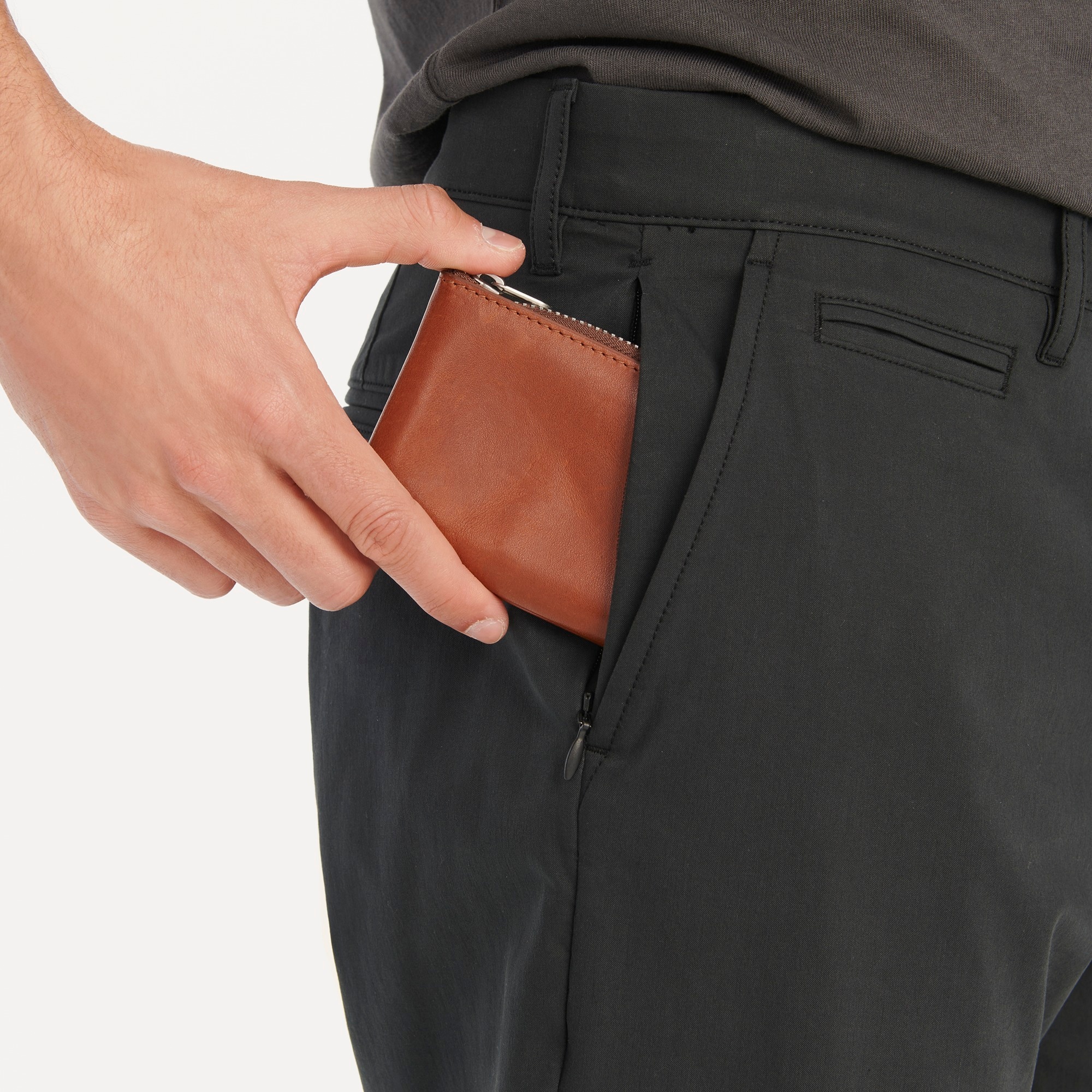1040 Athletic tapered-fit tech pant