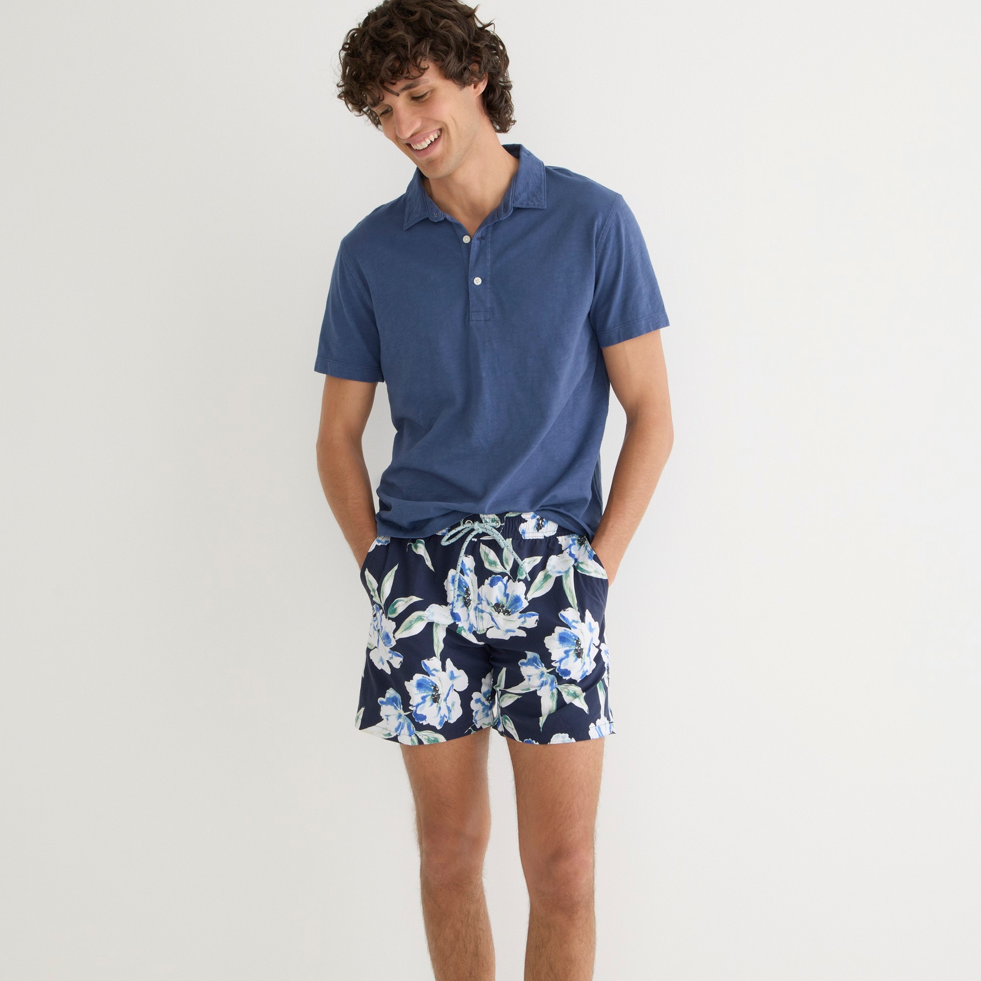 6'' stretch swim trunk in floral print with ECONYL® nylon