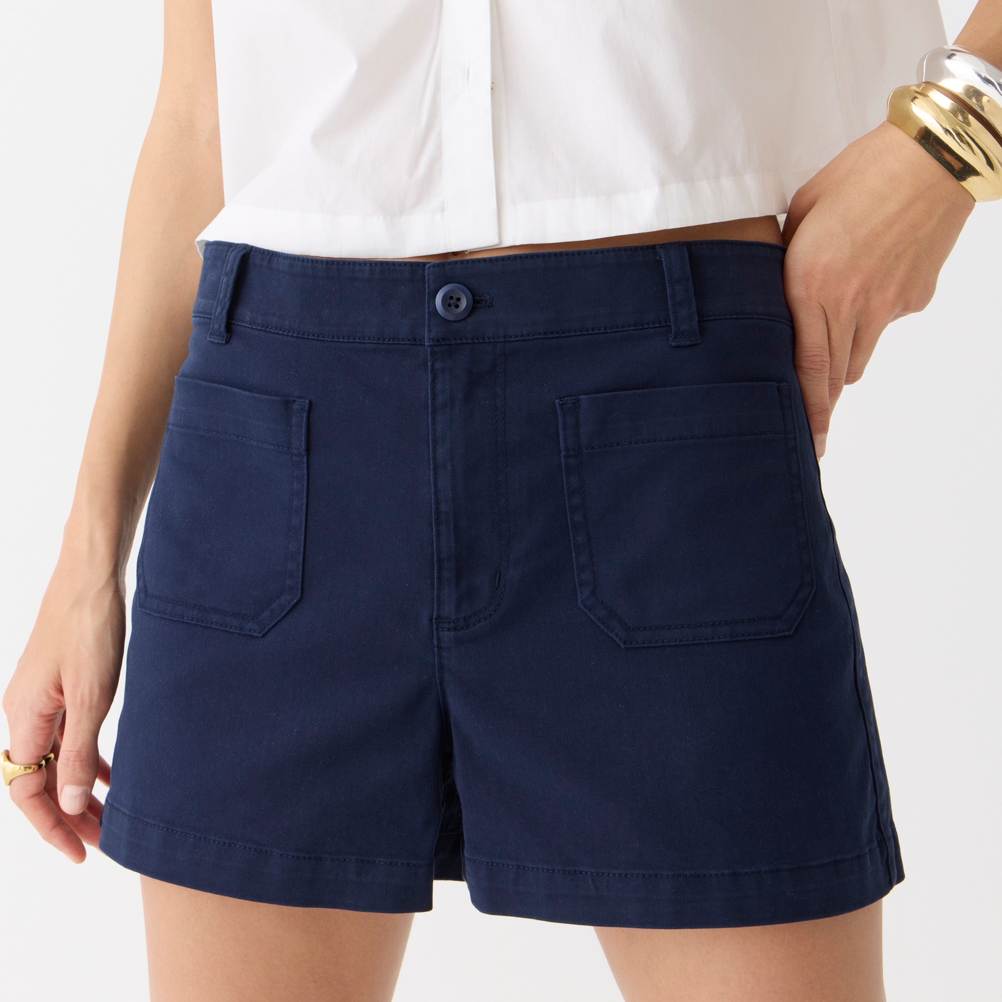 New patch-pocket chino short