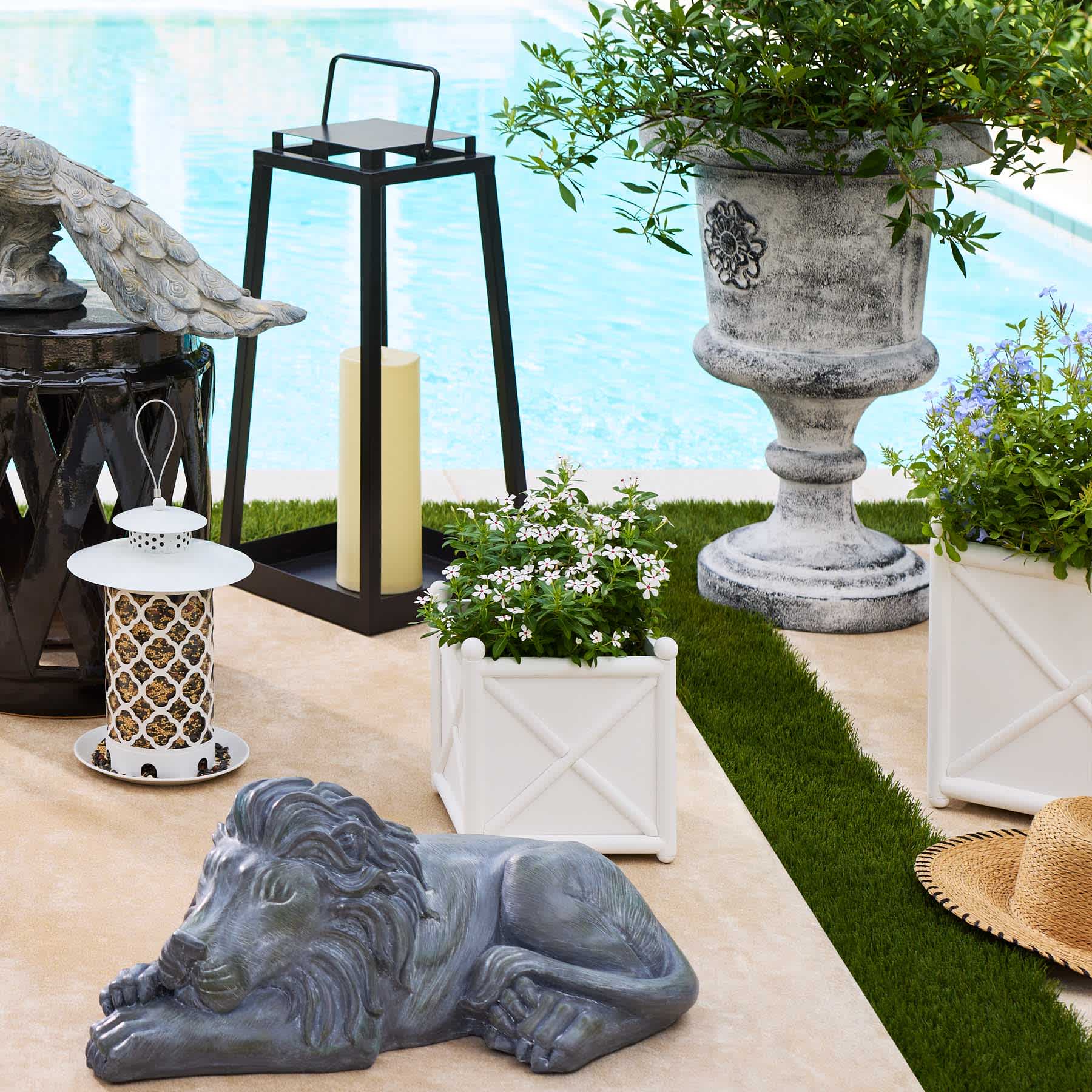 Providence White Wooden Outdoor Planter, Medium