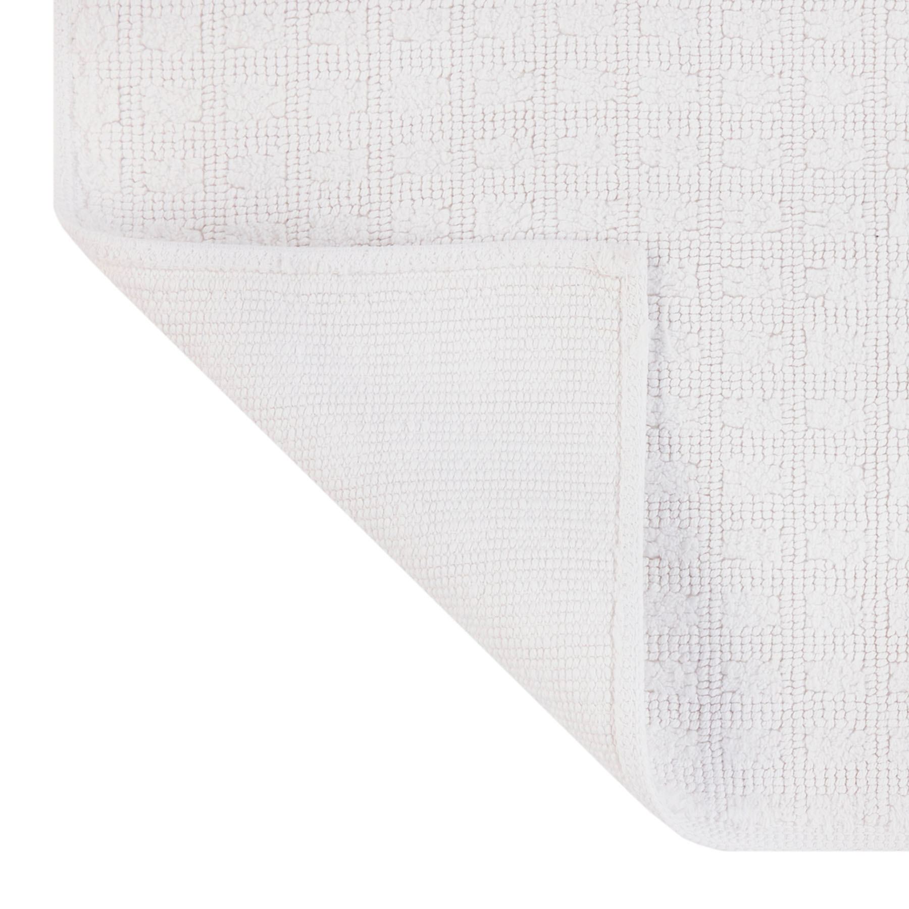 Honeybloom Woven Square White Bath Rug, 20x30