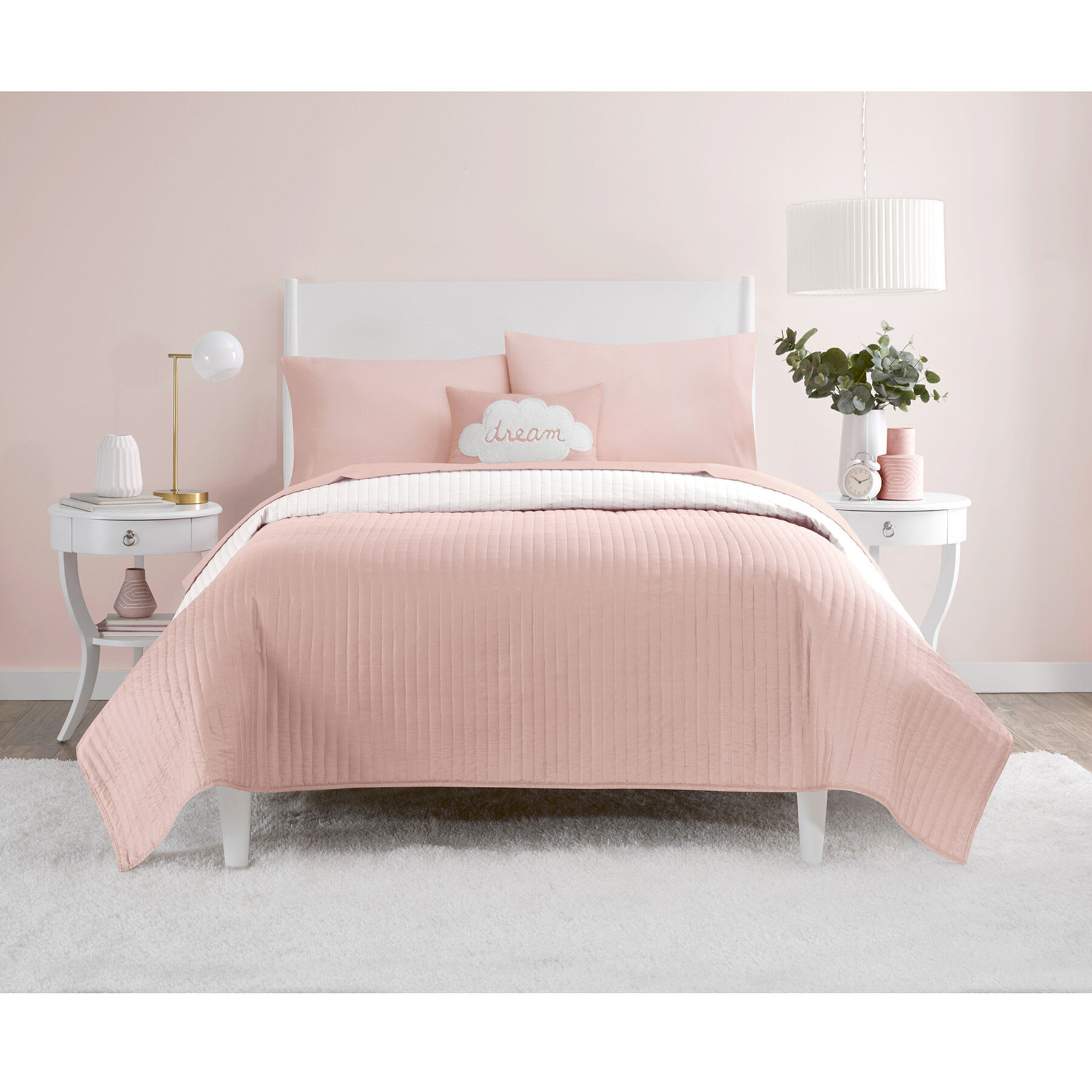 Tiny Dreamers Solid Pink Quilt, Full/Queen
