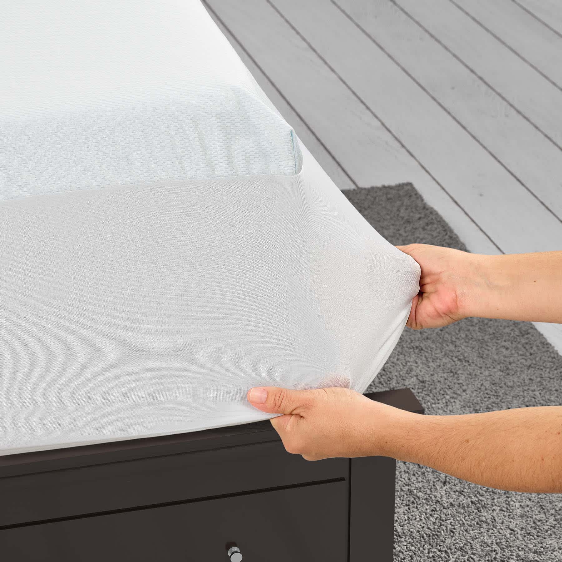 Serta Birdseye Mesh Cooling Mattress Protector, Queen