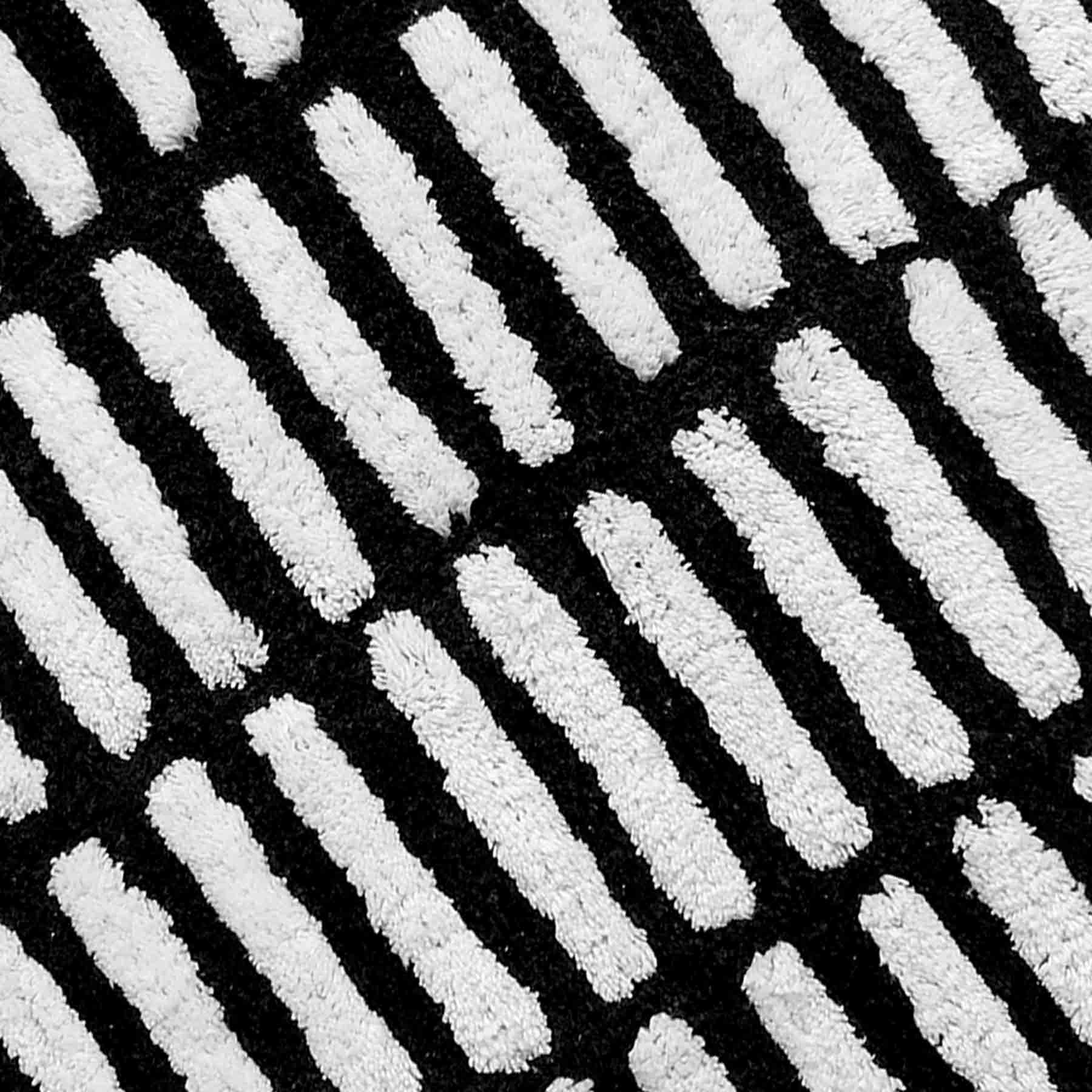 Westport Black Tufted Bath Rug, 20x30
