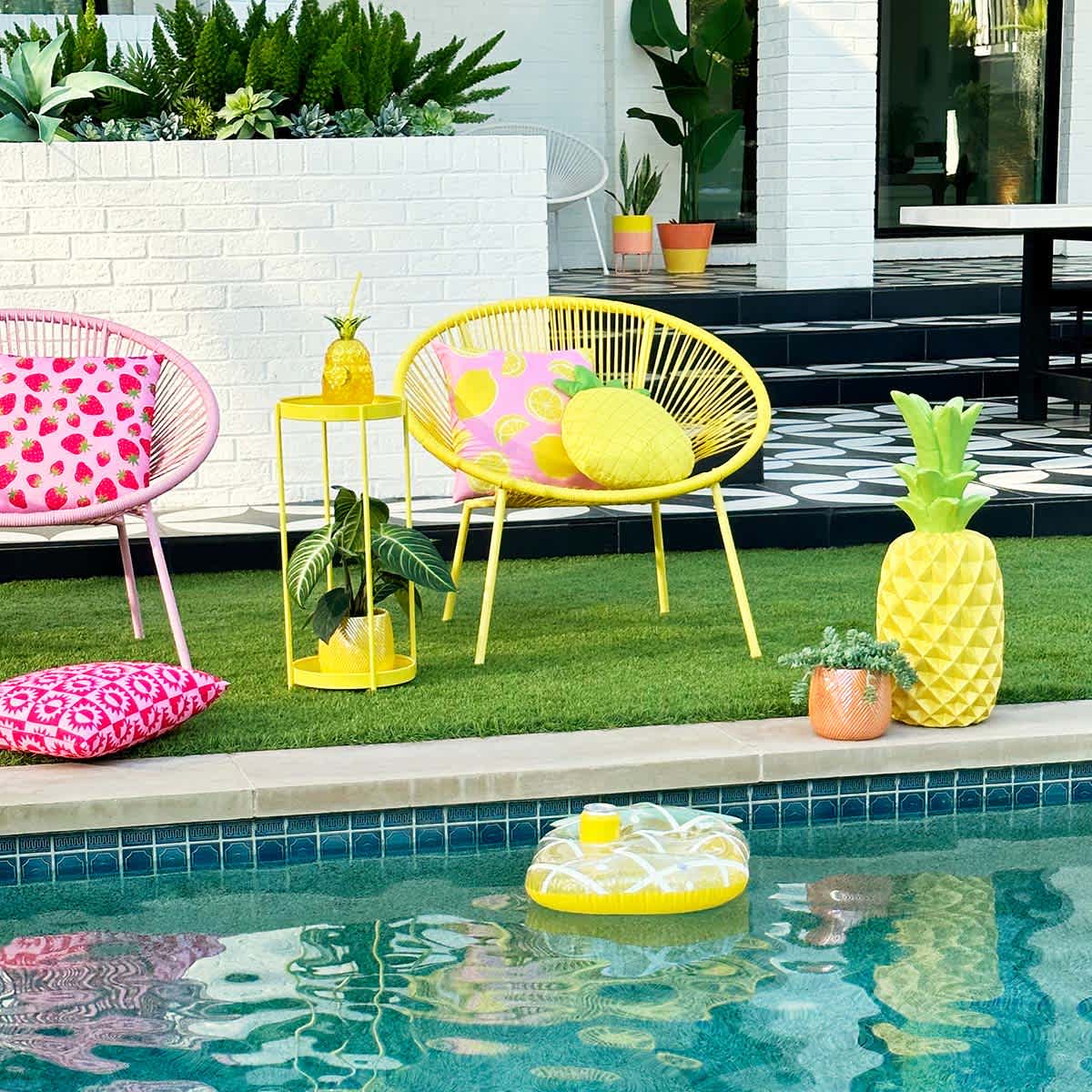 Oh Joy! Pineapple Shaped Outdoor Throw Pillow, 18"