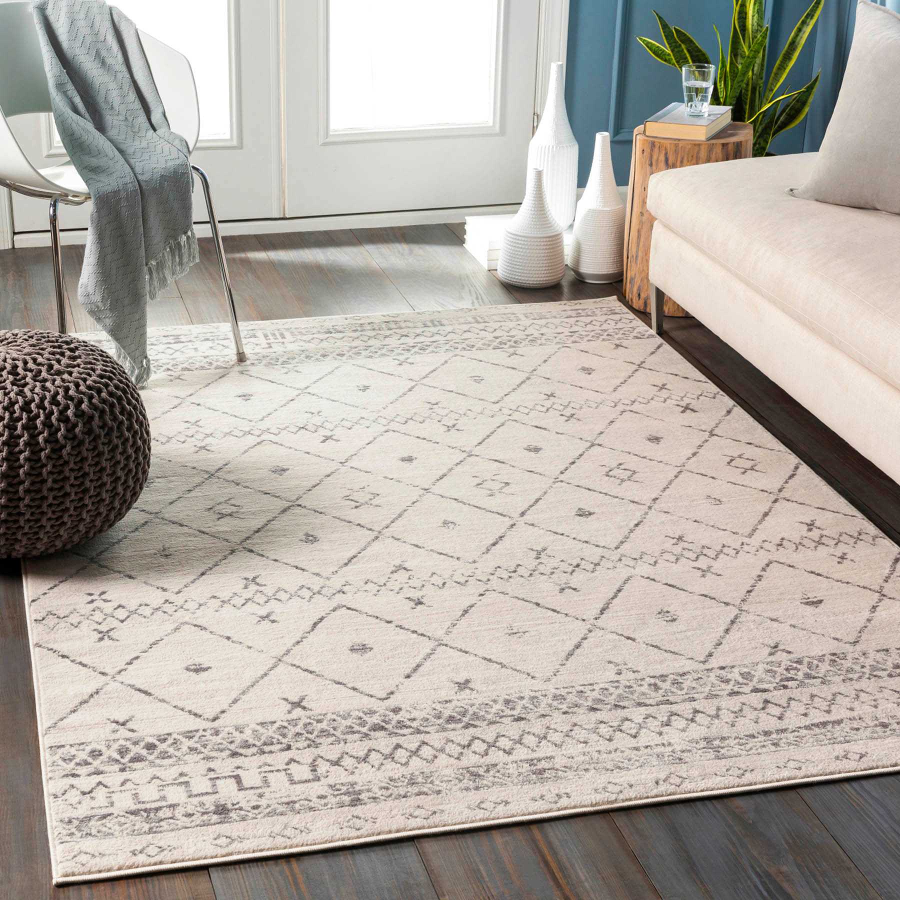 (D483) Found & Fable Roma Ivory Diamond Design Accent Rug, 3x5