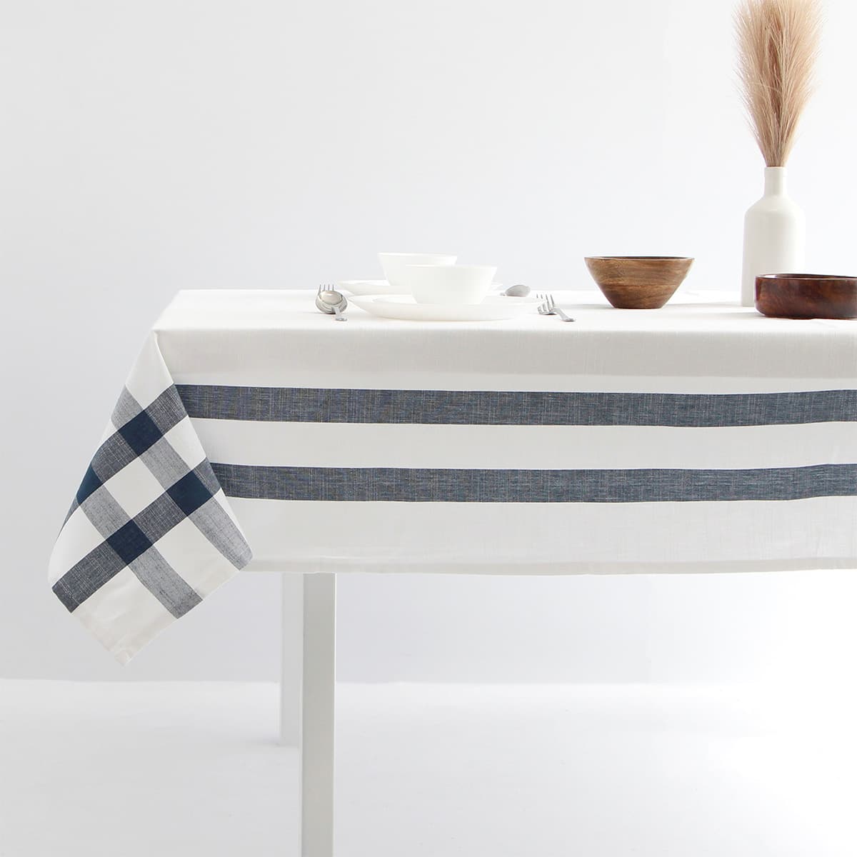 White with Navy Blue Windowpane Tablecloth, 60x84