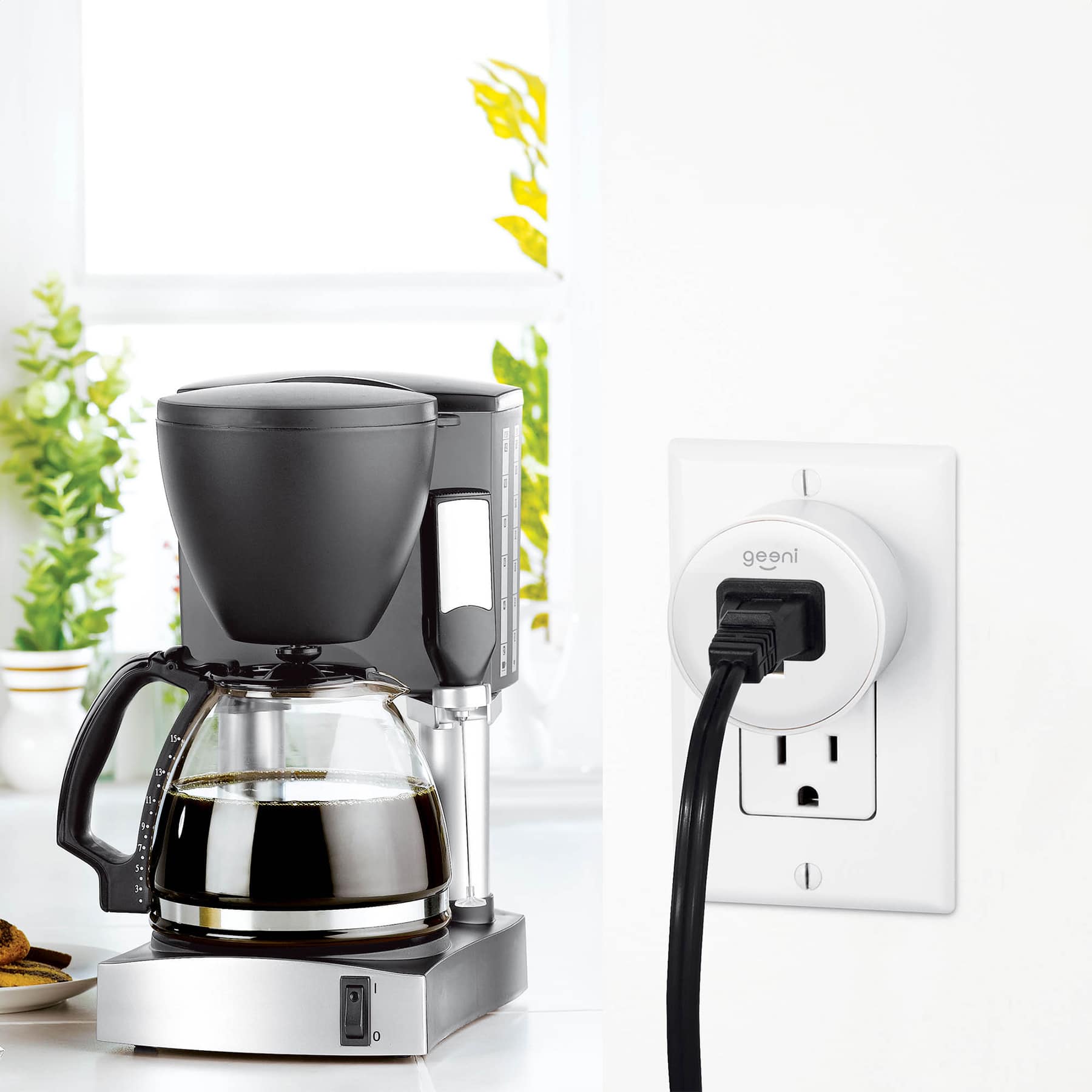 Geeni Smart Wifi Dot Plug, 4.7"