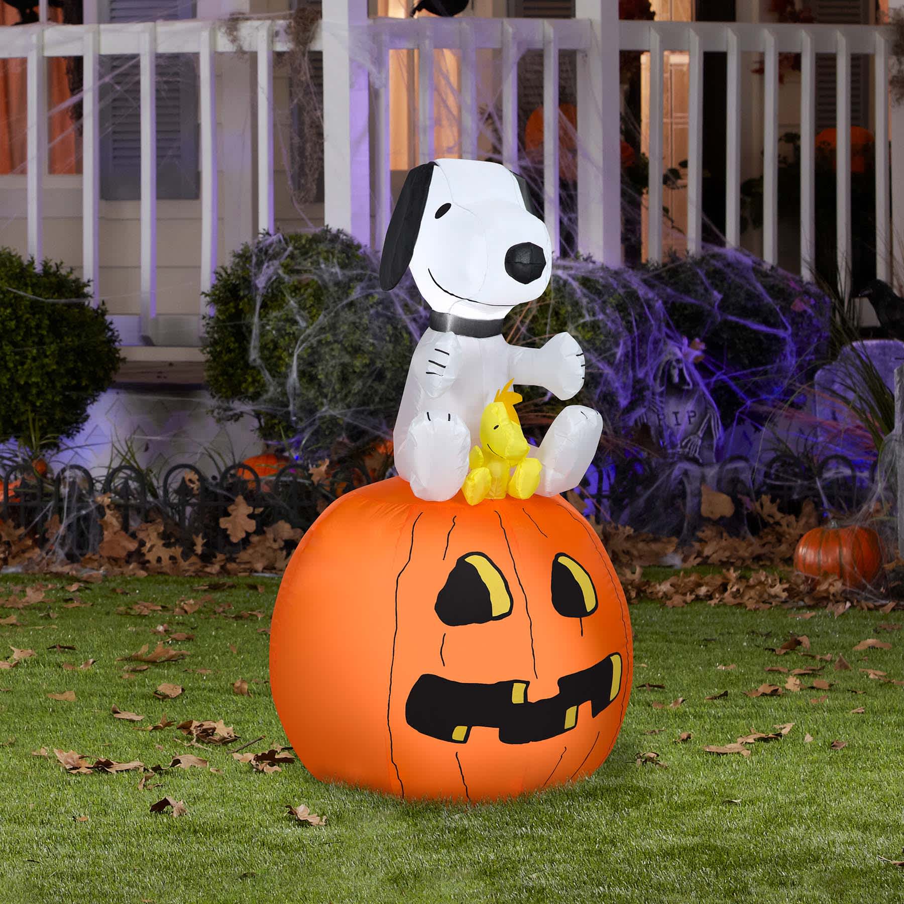 Snoopy & Woodstock on Jack-o'-Lantern Halloween Inflatable, 3.5'