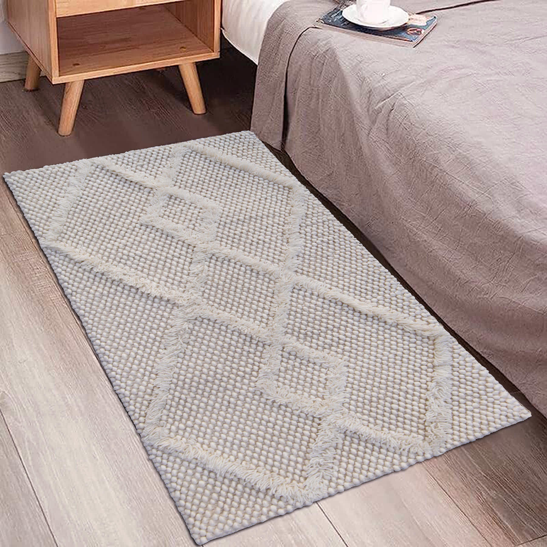 (A514) Found & Fable Ivory Diamond Patterned Wool Accent Rug, 27x45