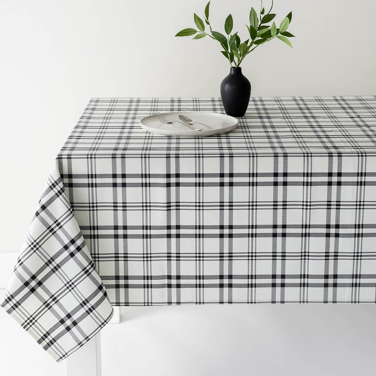 Black & White Thompson Plaid Tablecloth, 60x84