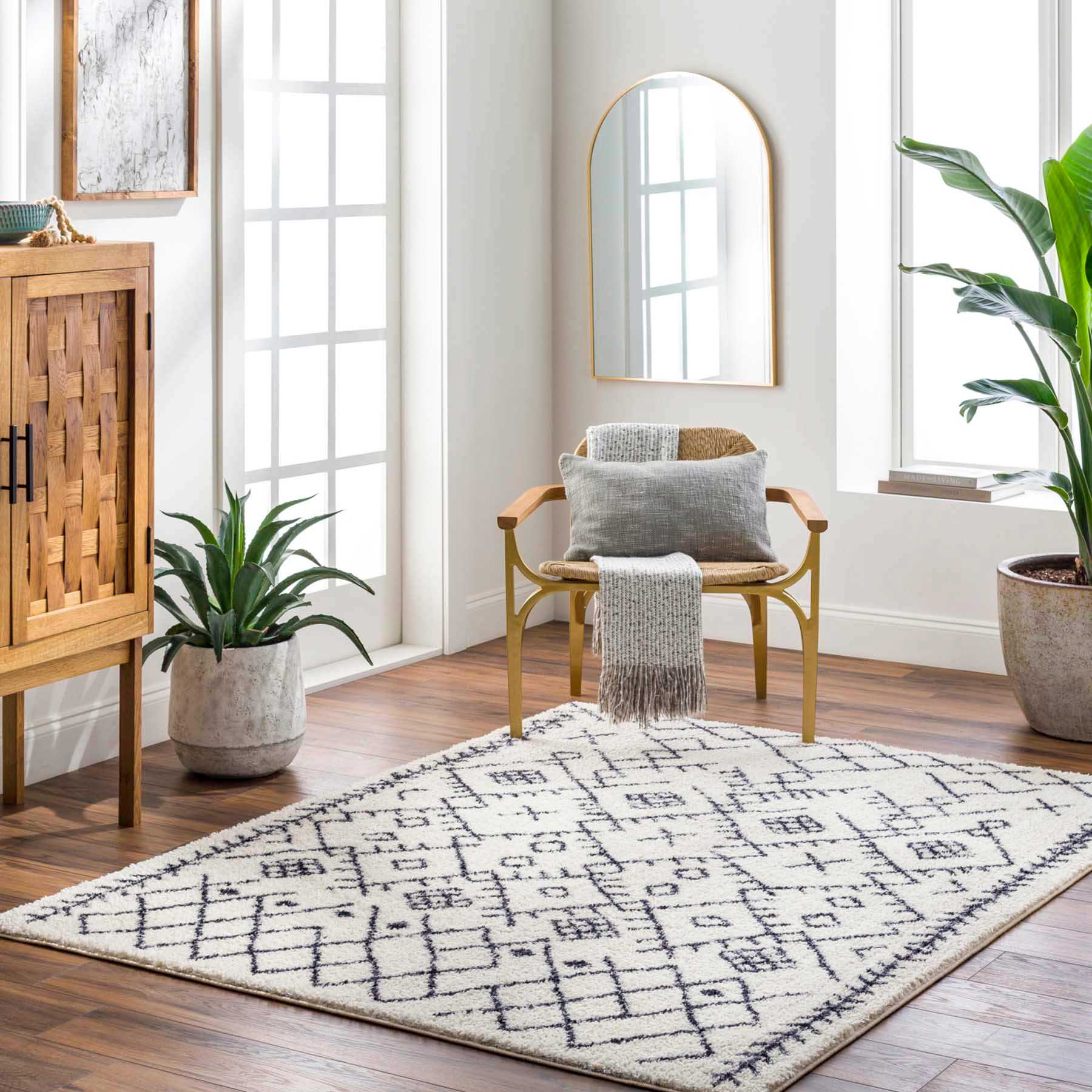 (B880) Lykke Black & White High-Pile Washable Area Rug, 5x7
