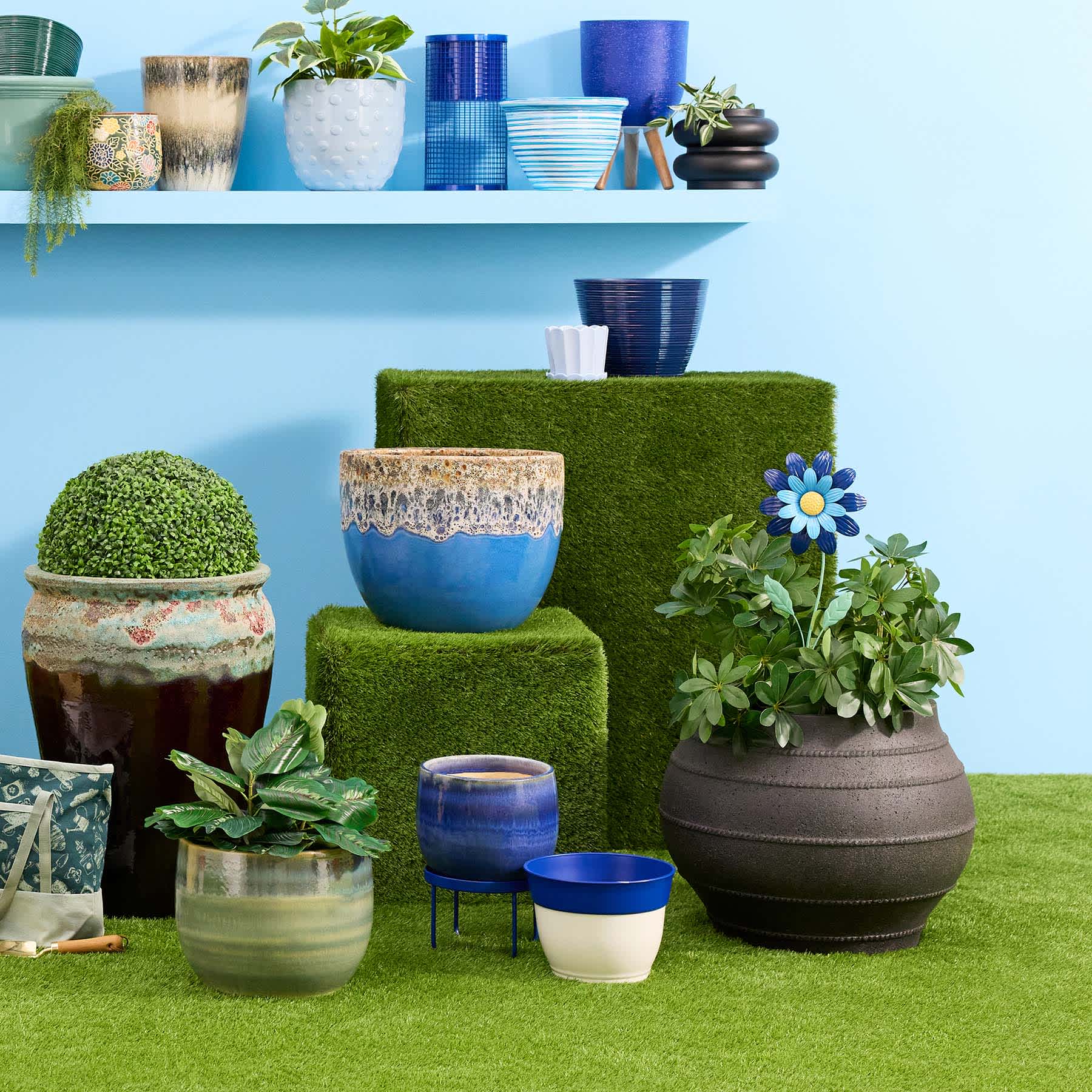 Alana Green Ceramic Outdoor Planter, Medium