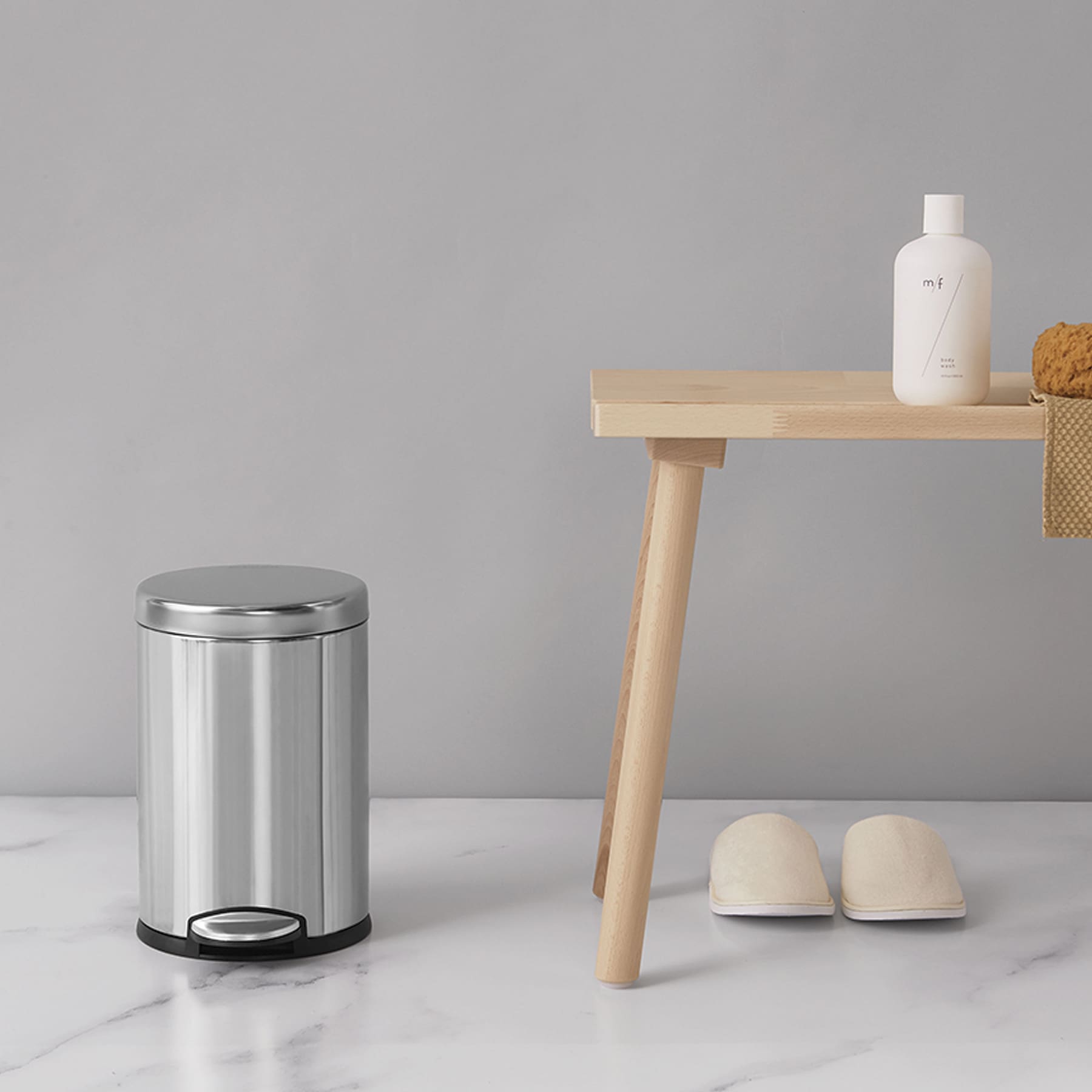 SimpleHuman Round Bathroom Brushed Stainless Steel Step Trash Can, 4.5l (1.2gal)