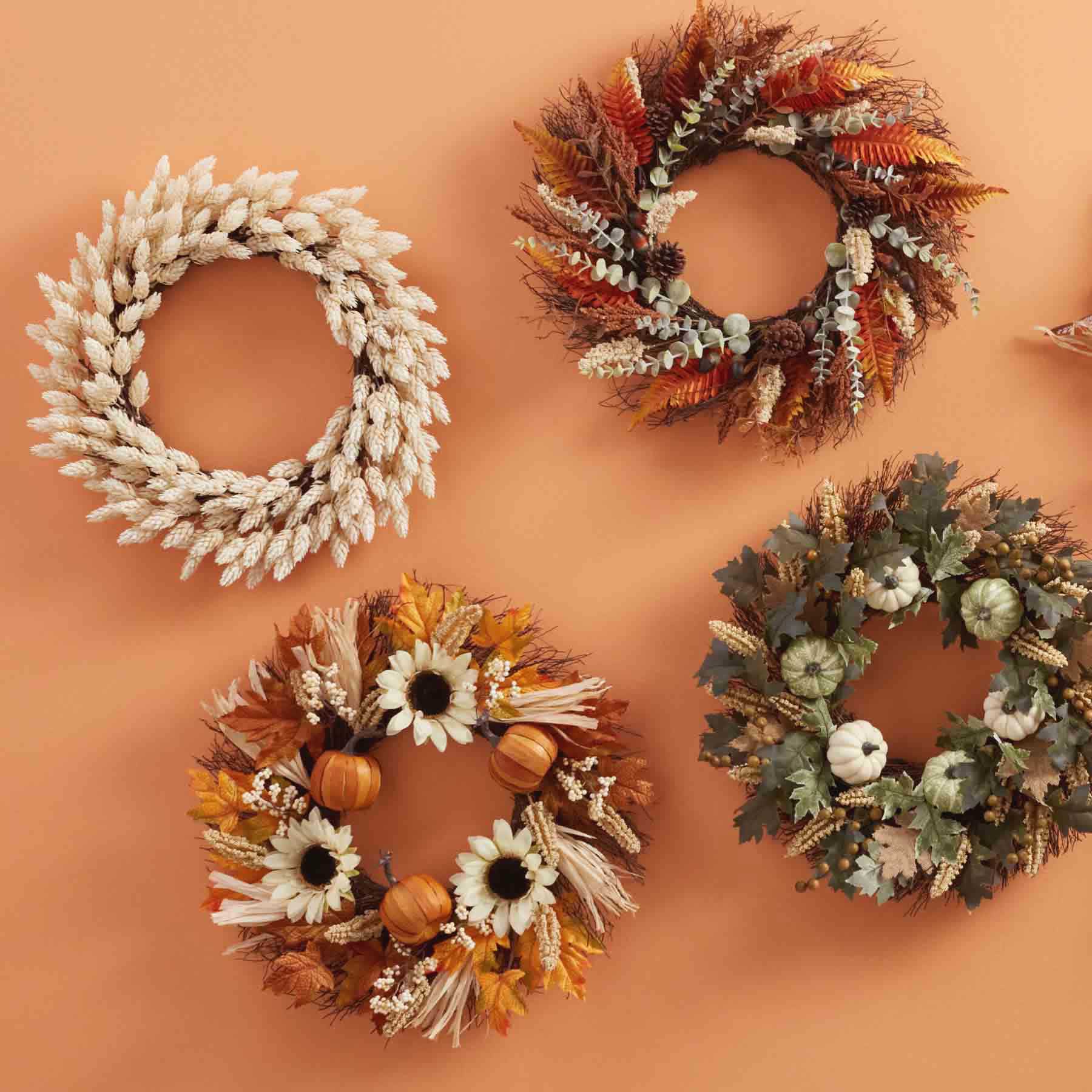 White Hops Vine Wreath, 22"