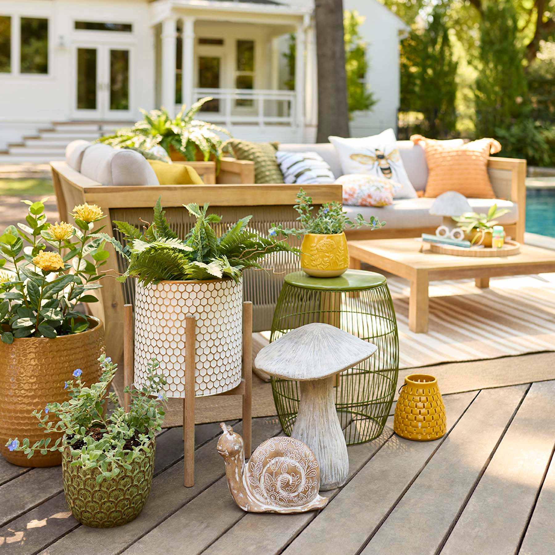Honeybloom Textured Metal Planter Stand, Extra Large