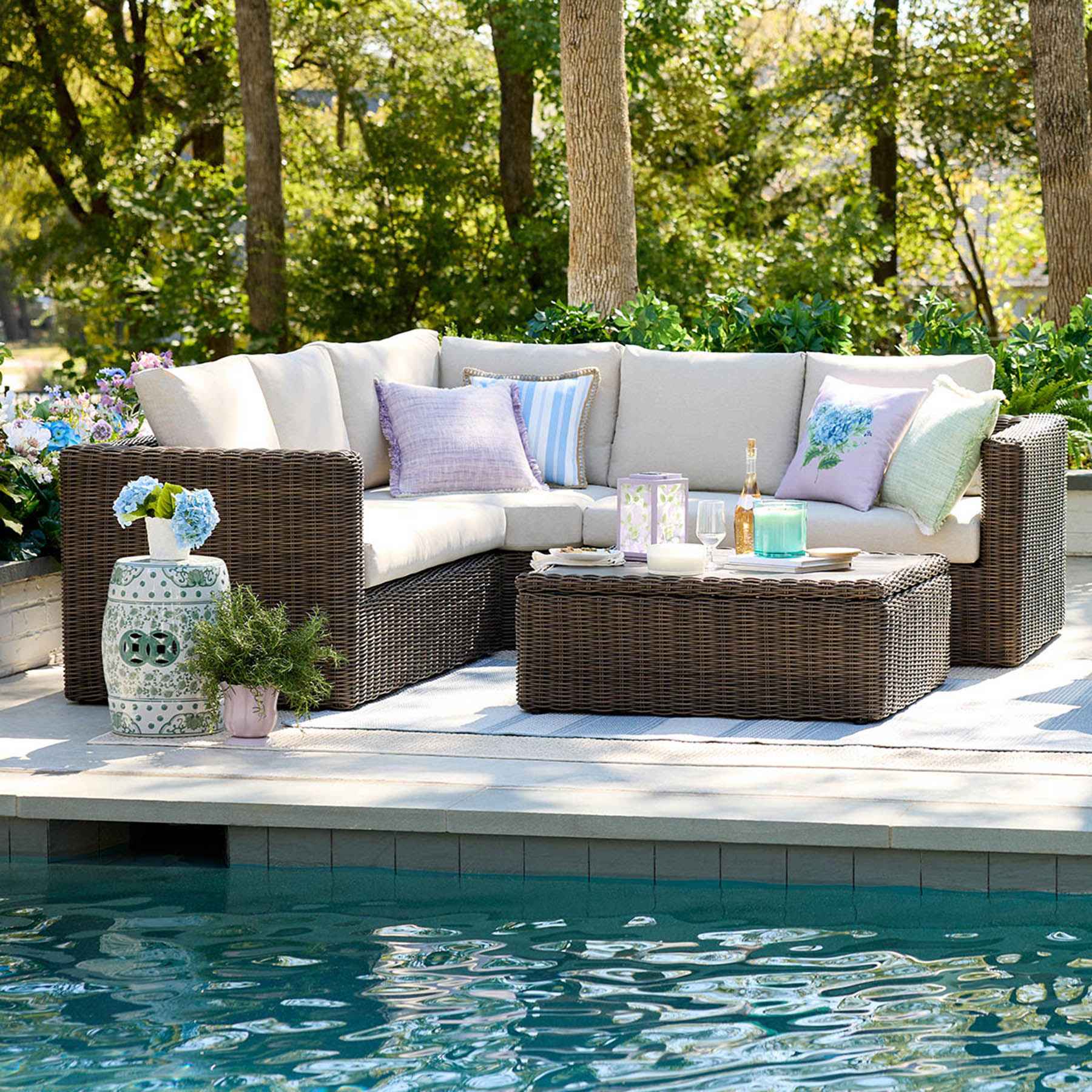 Highland Patio Sectional & Coffee Table 3-Piece Set