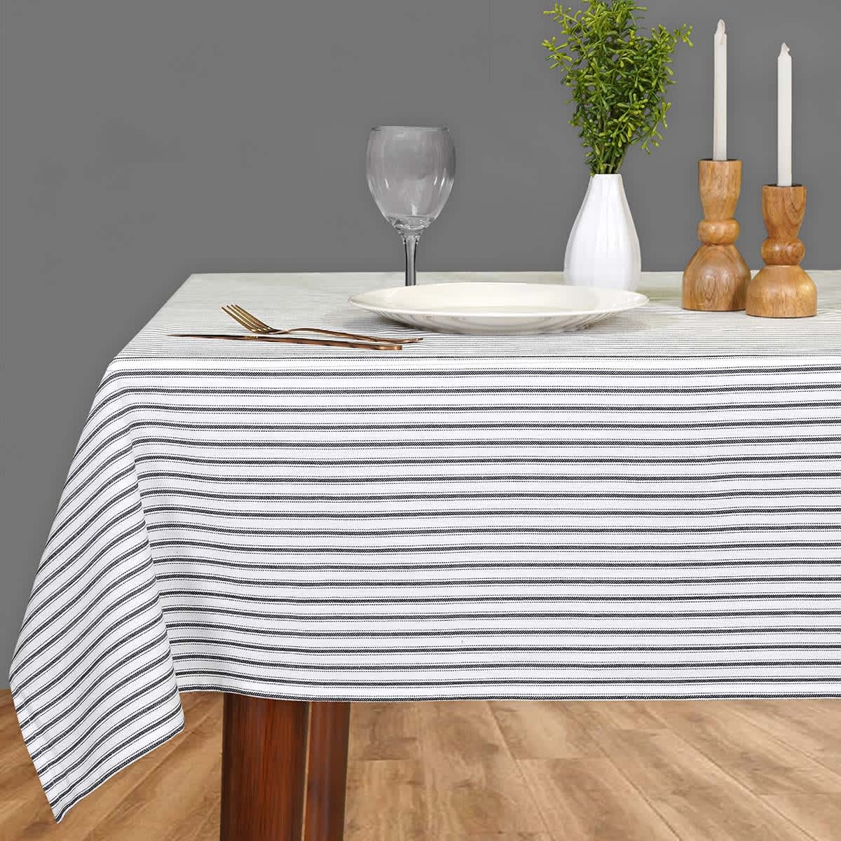 Black & White Striped Print Tablecloth, 60x104
