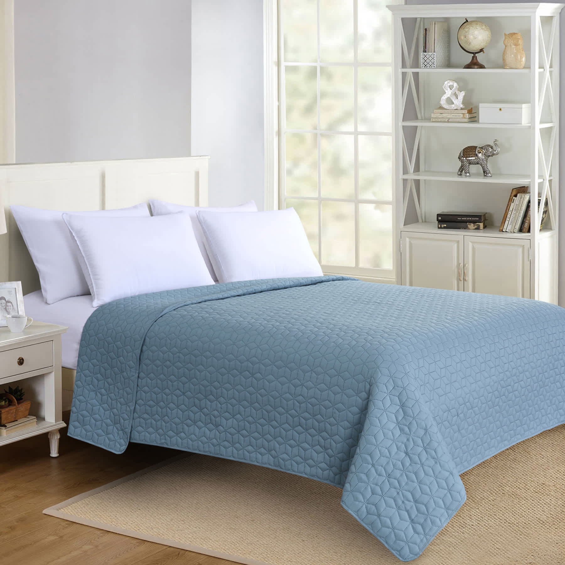 Blue Geometric Pinsonic Quilt, Twin/Twin XL