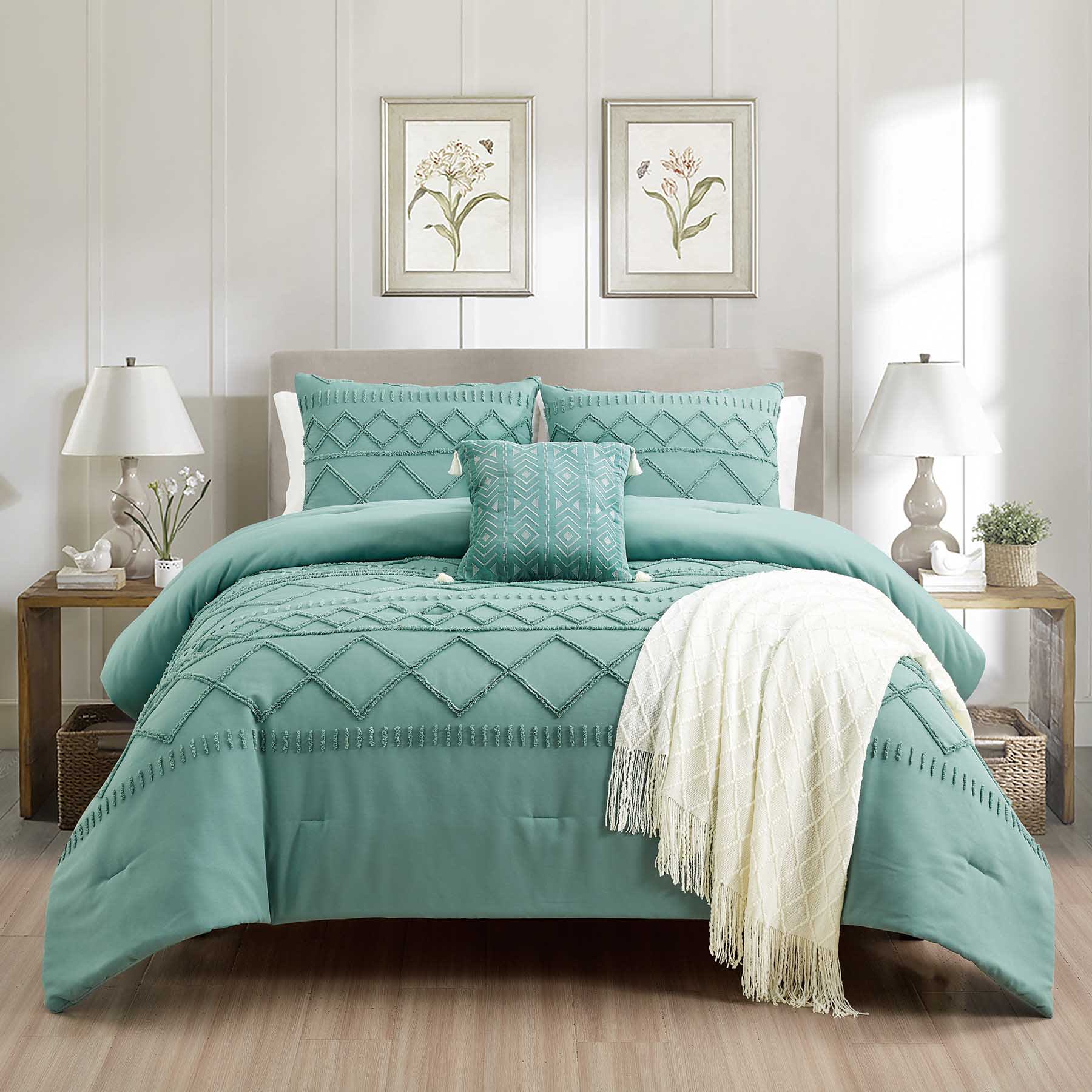 Found & Fable 5-Piece Light Green Tufted Comforter Set, King