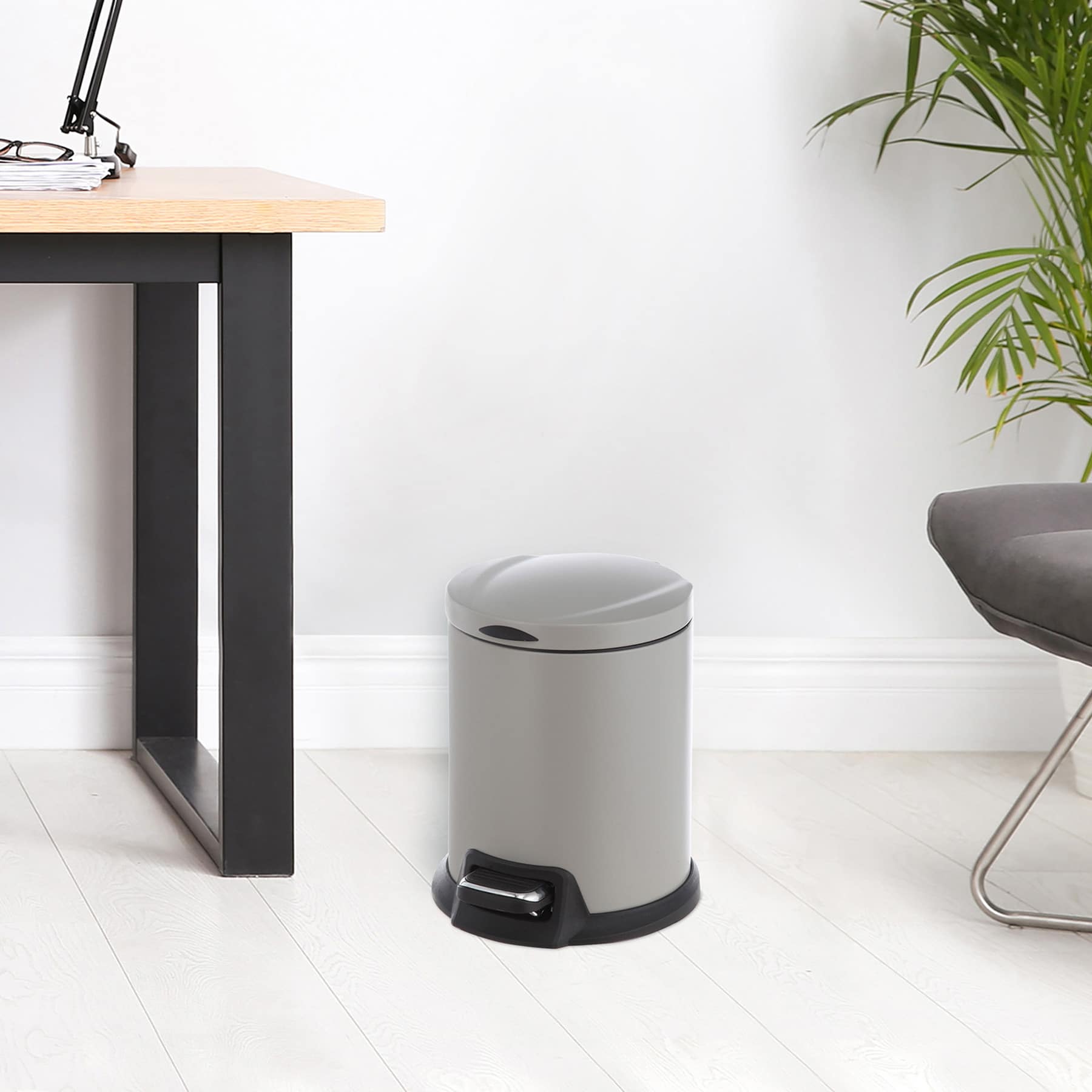 Grey Round Pedal Trash Can, 5l