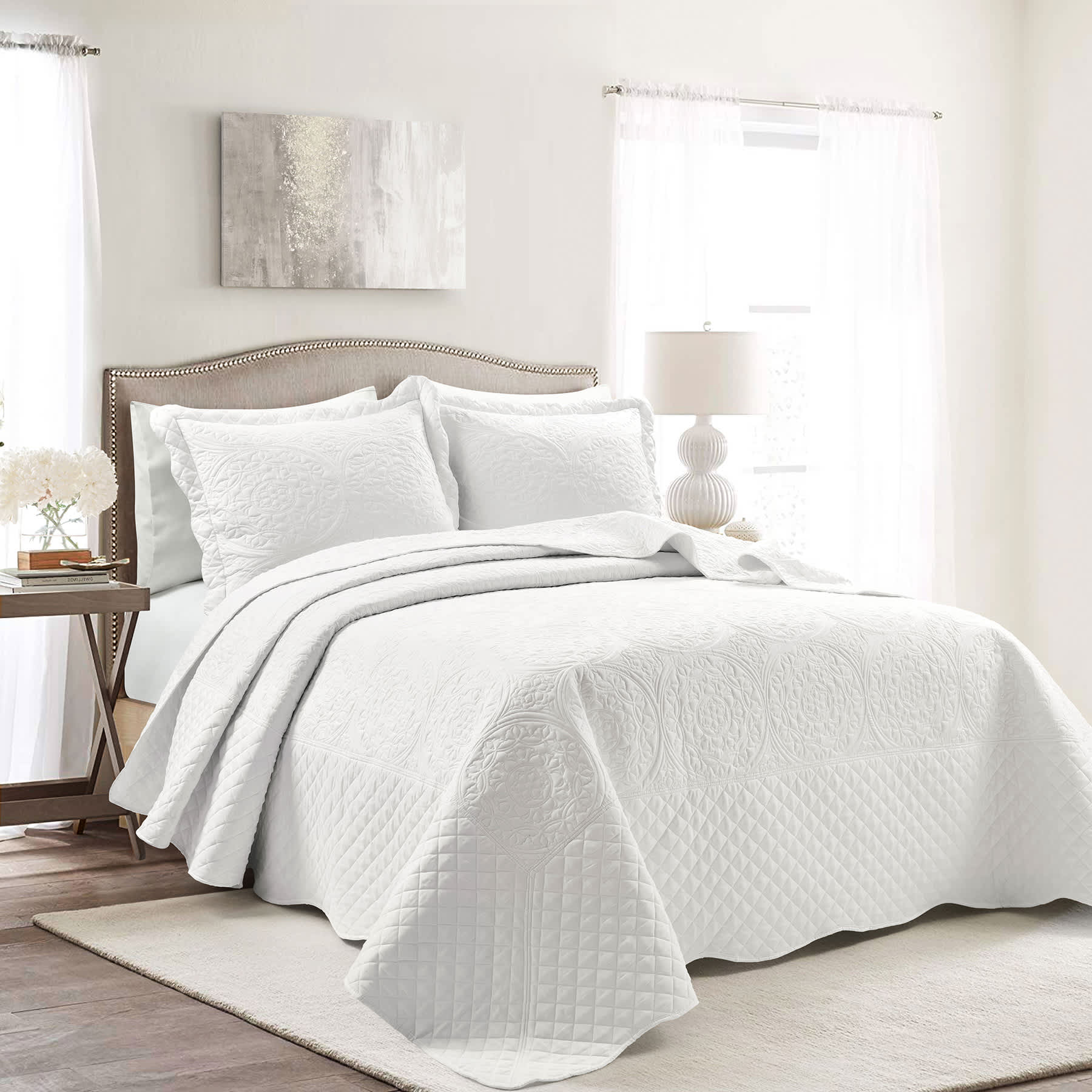 Found & Fable 3-Piece White Medallion Scalloped Bedspread Set, Queen