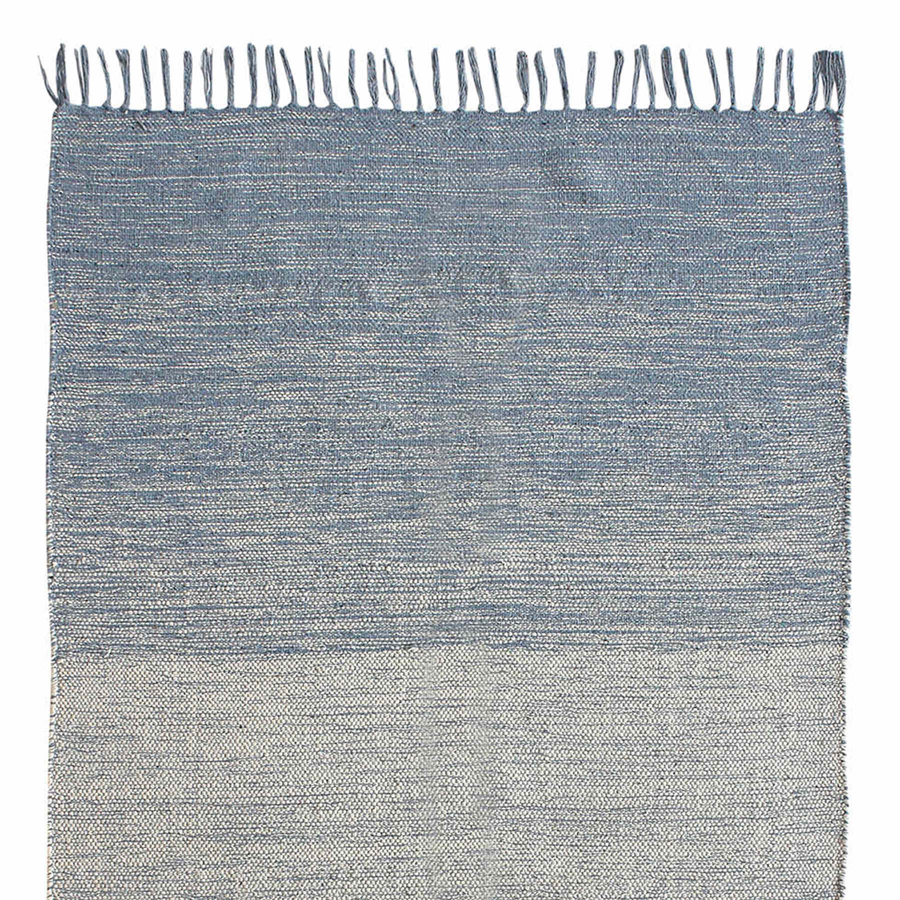 (D522) Blue Ombre Fringe Accent Rug, 3x5