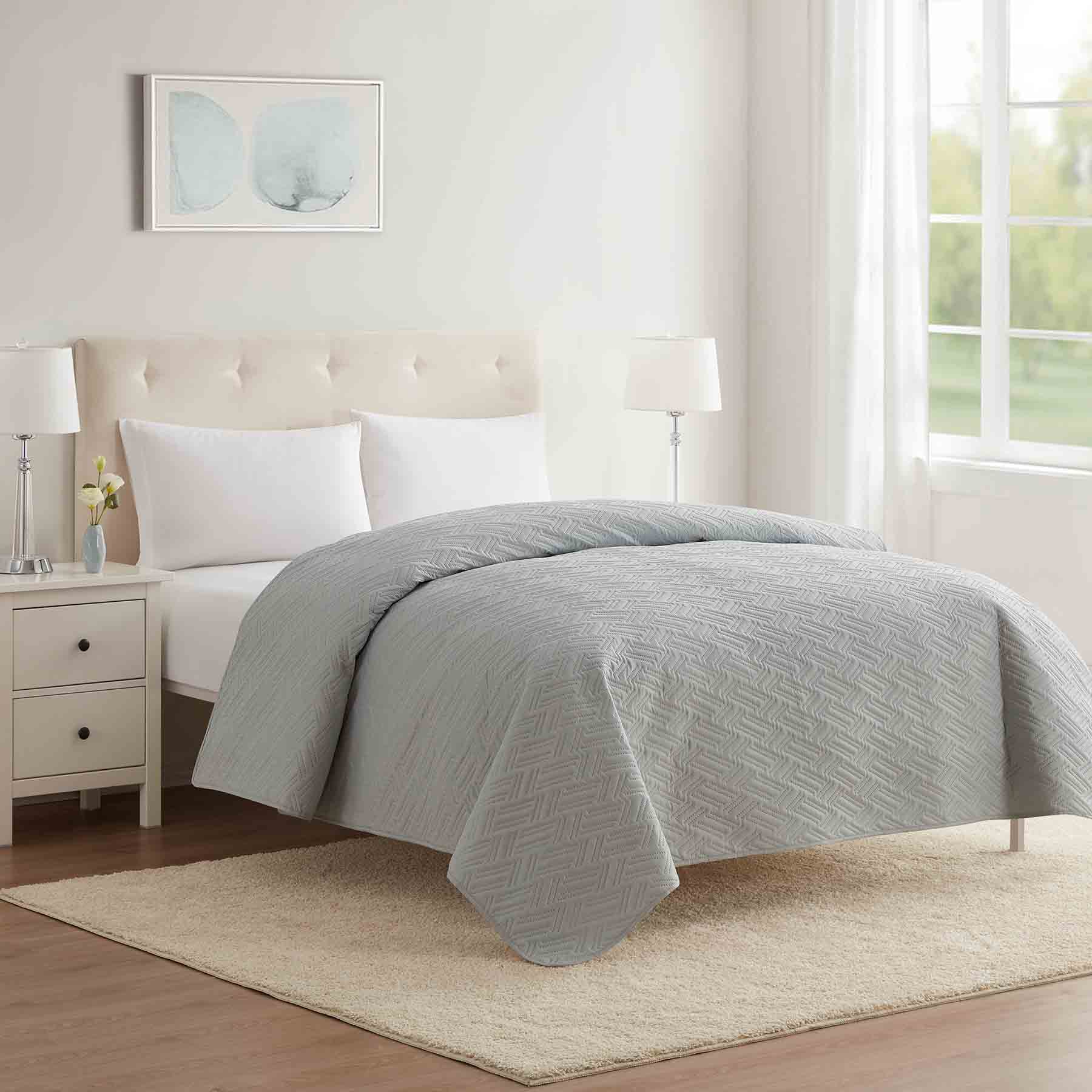 Callie Grey Pinsonic Quilt, King