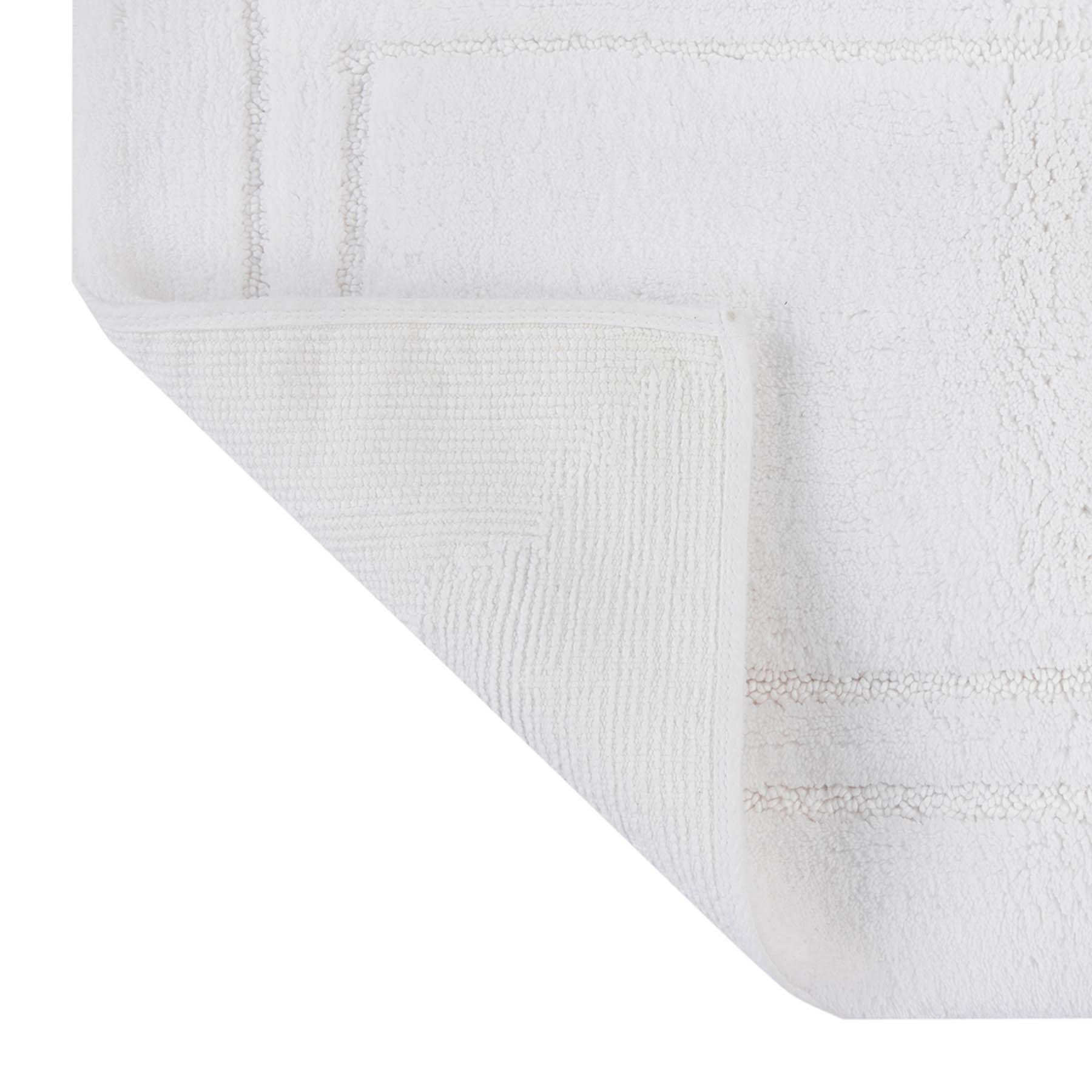 Honeybloom Racetrack White Bath Rug, 17x24