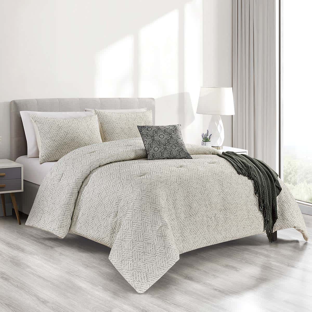 Found & Fable 5-Piece White Grid Jacquard Comforter Set, Full/Queen