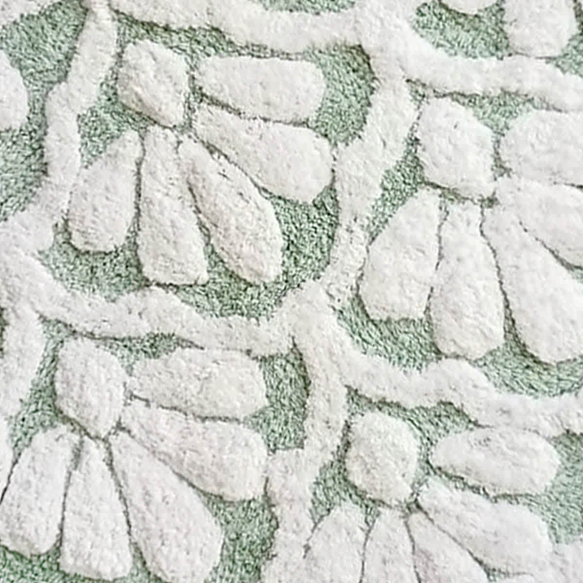 Providence Sea Green Shell Bath Rug, 20x30