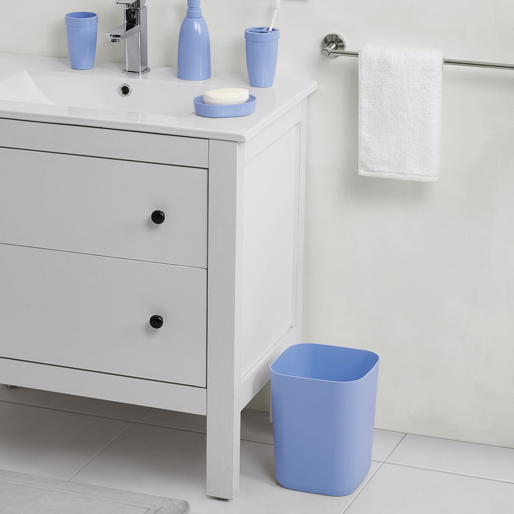 Tiny Dreamers 5-Piece Light Blue Bath Accessory Set