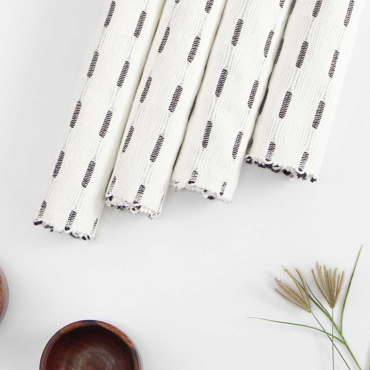 Set of 4 Ivory Reversible Rib Placemats with Black Stripes, 13x17
