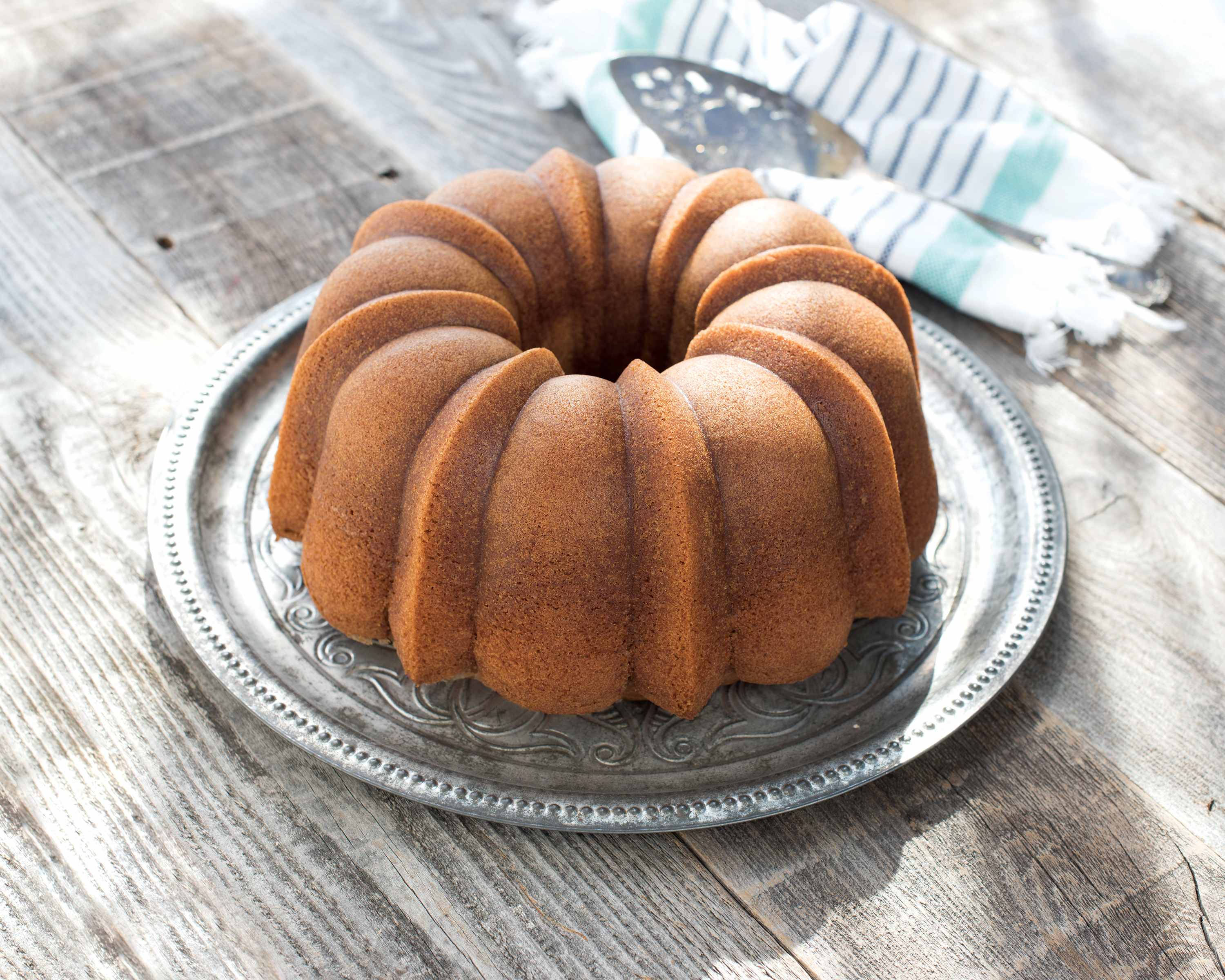 Nordic Ware Gold Anniversary Bundt Pan
