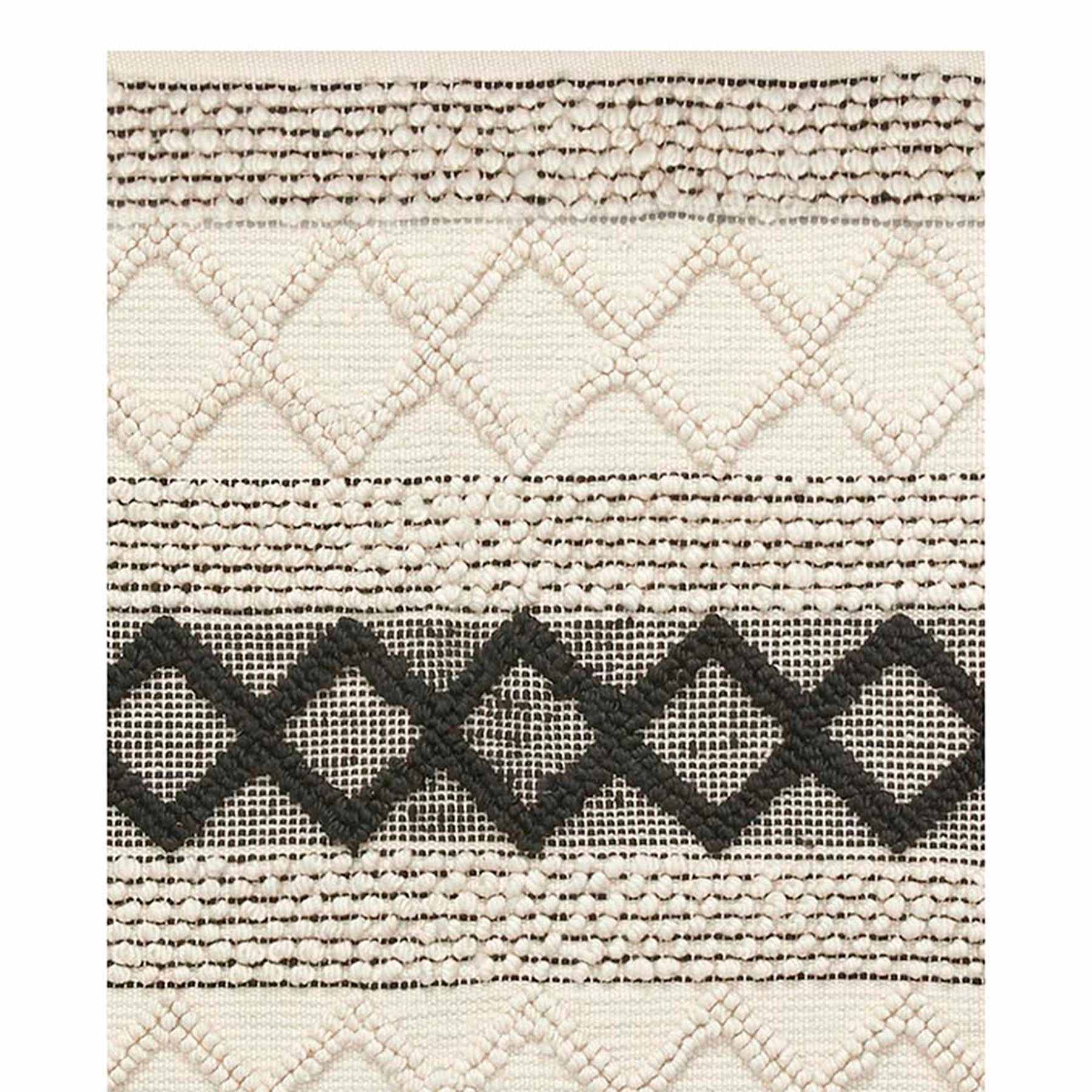 (B673) Found & Fable Noah Black & White Woven Runner, 2x5