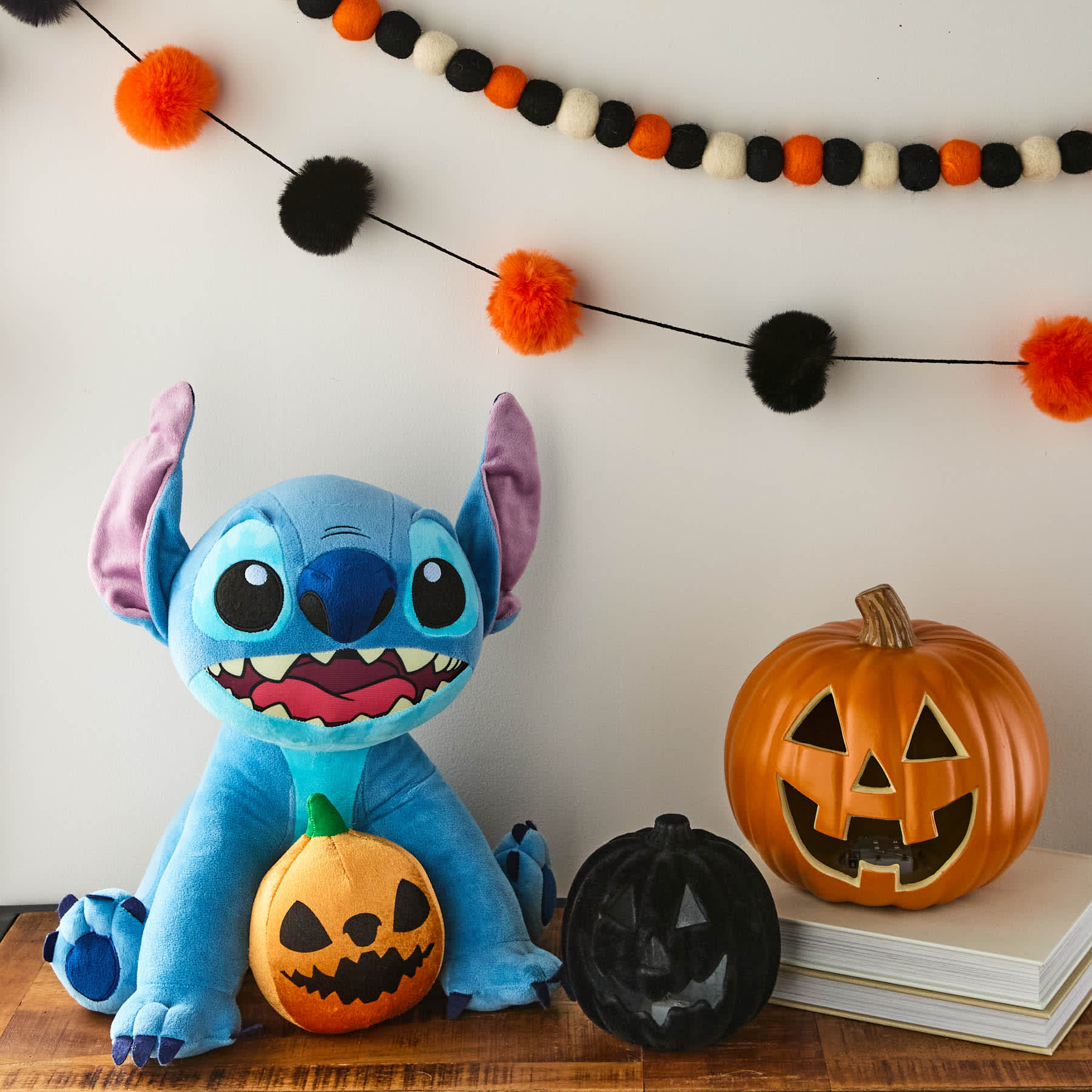Halloween Greeter Stitch with Jack-o'-Lantern