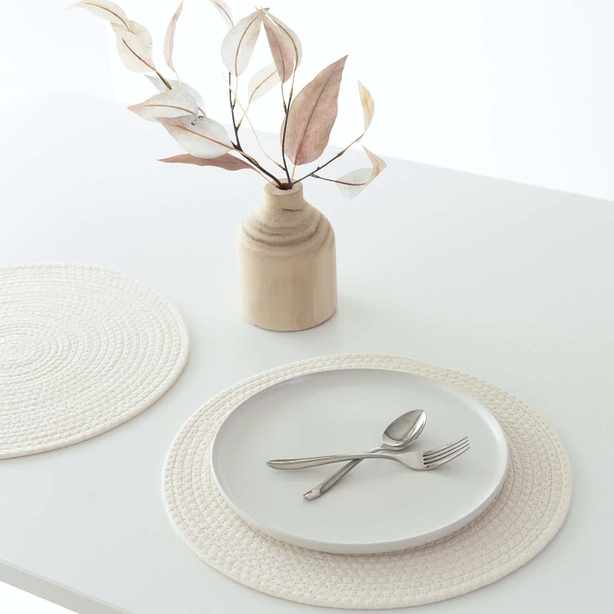 Avilla Ivory Round Placemat, 15"