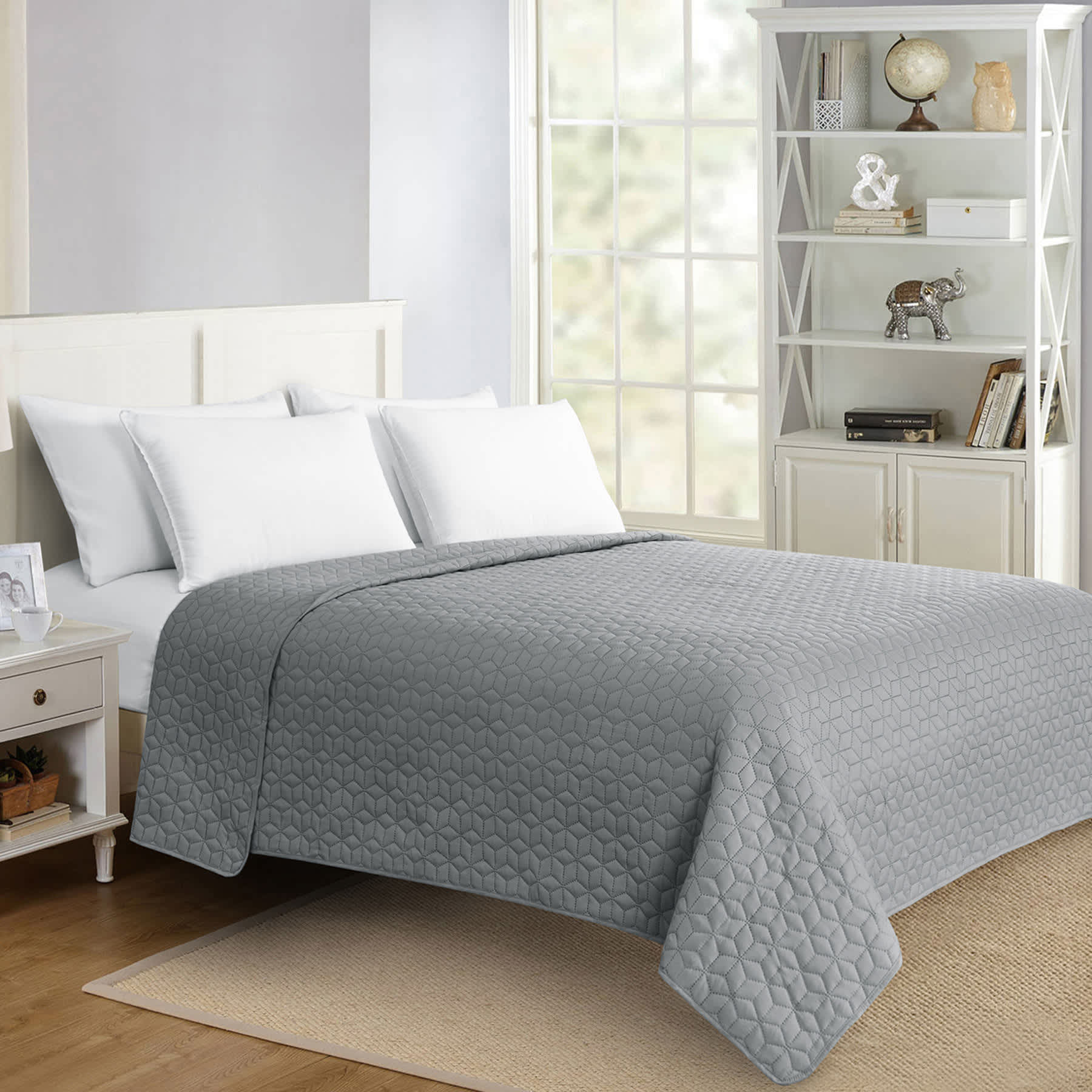 Grey Geometric Pinsonic Quilt, Full/Queen