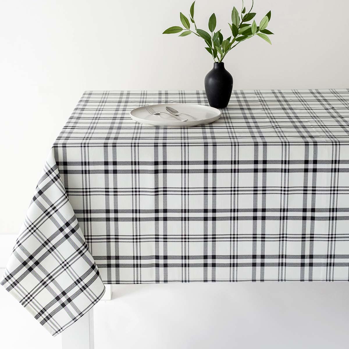 Black & White Thompson Plaid Tablecloth, 60x104