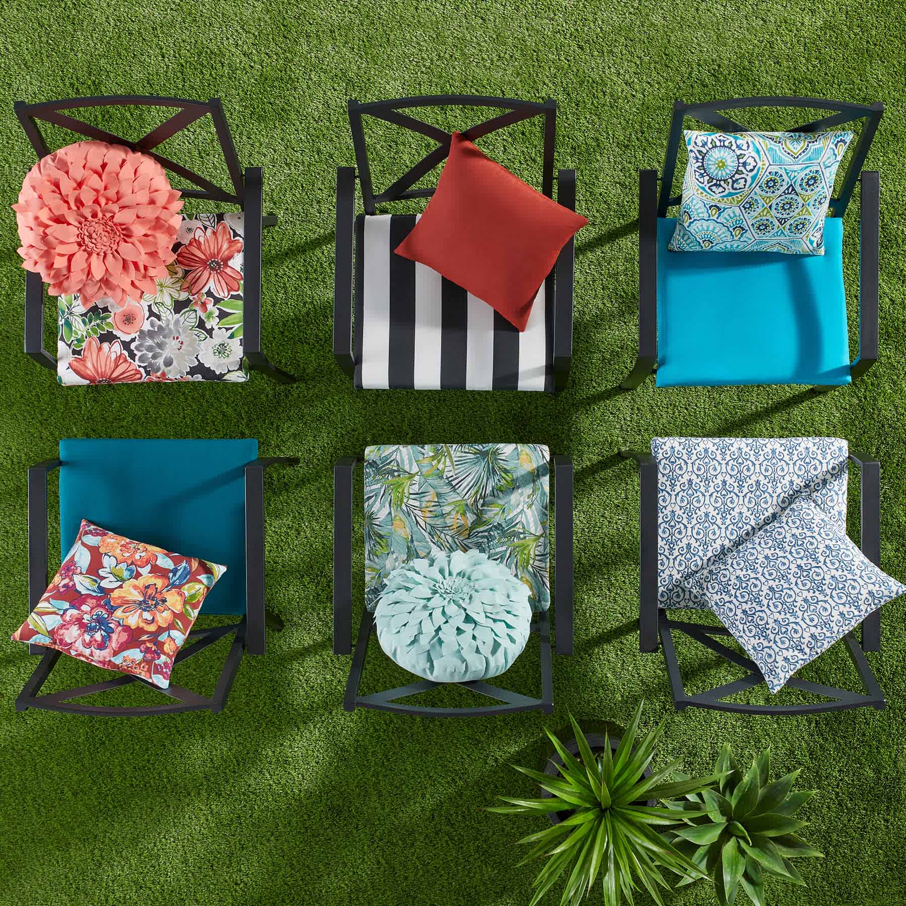 Coral Petal Outdoor Throw Pillow, 18"