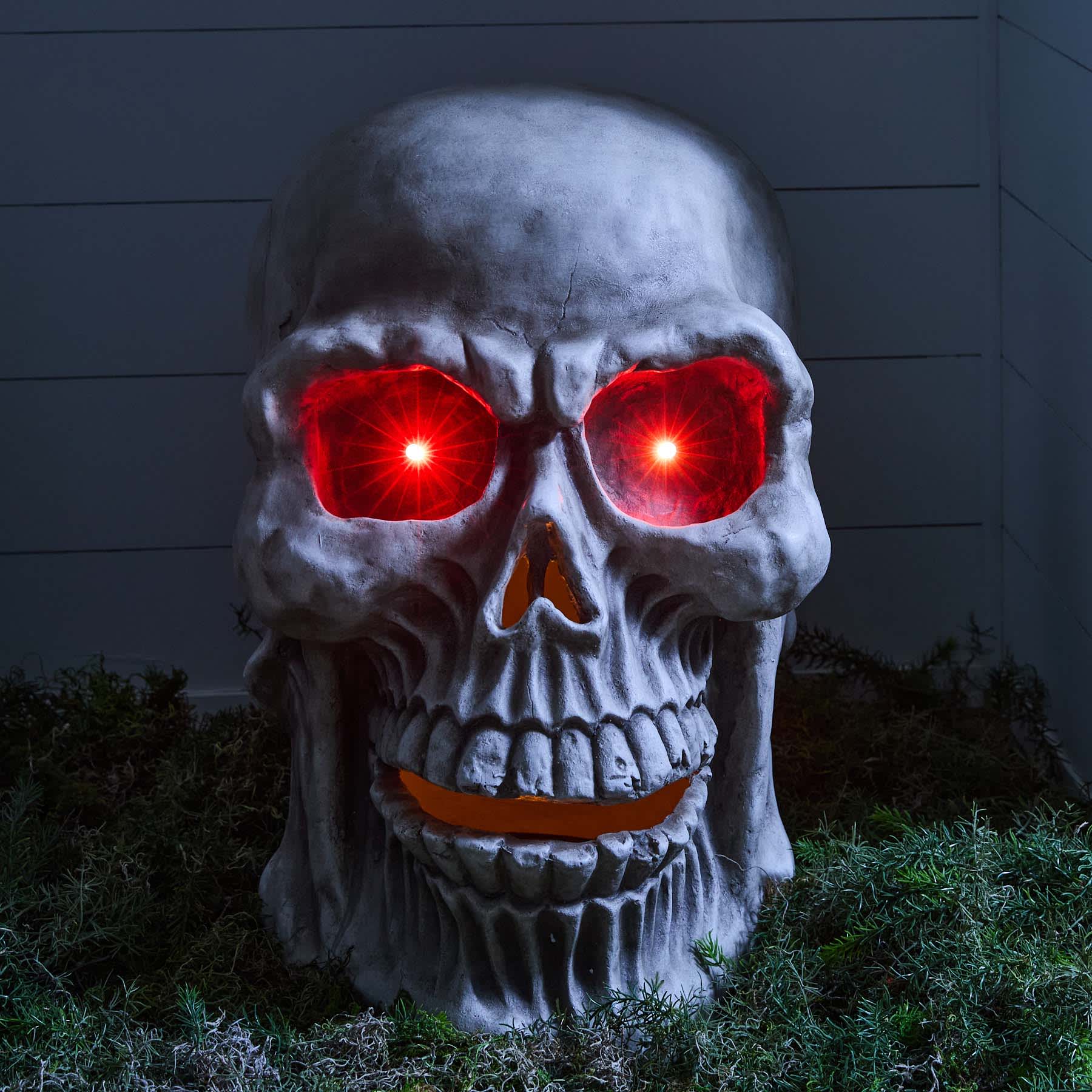 Giant Skull with Multicolor LED Eyes, 25"