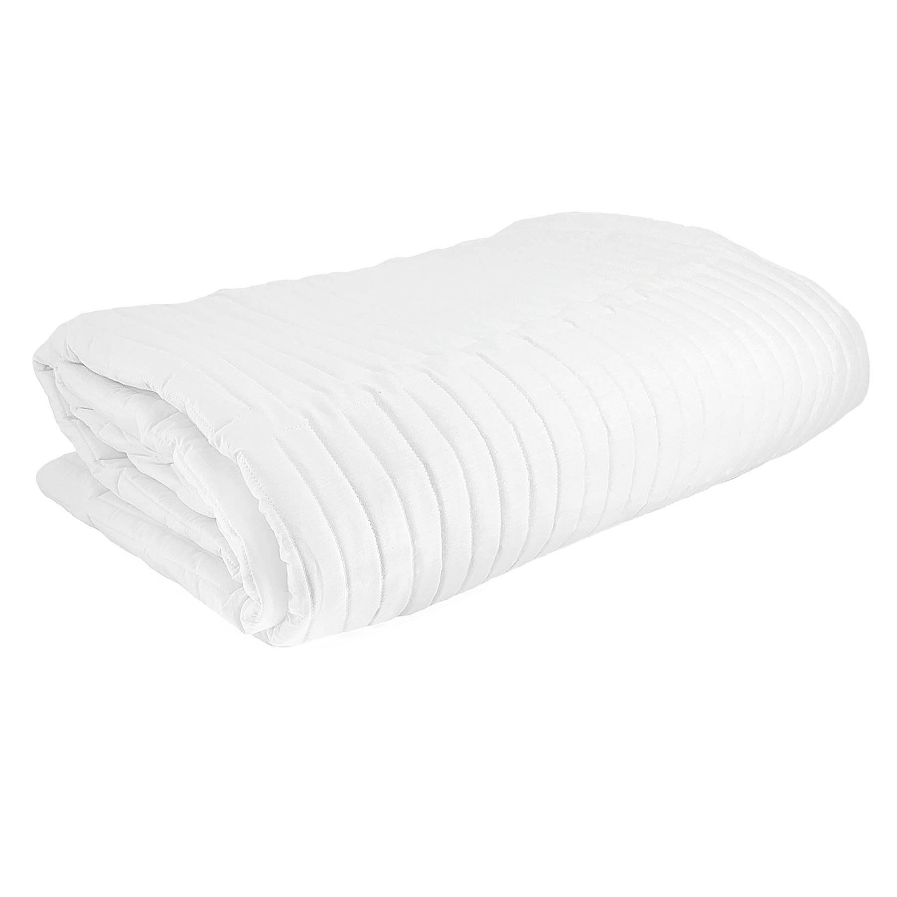 Crosby St. 3-Piece White Curved Line Quilt Set, Full/Queen