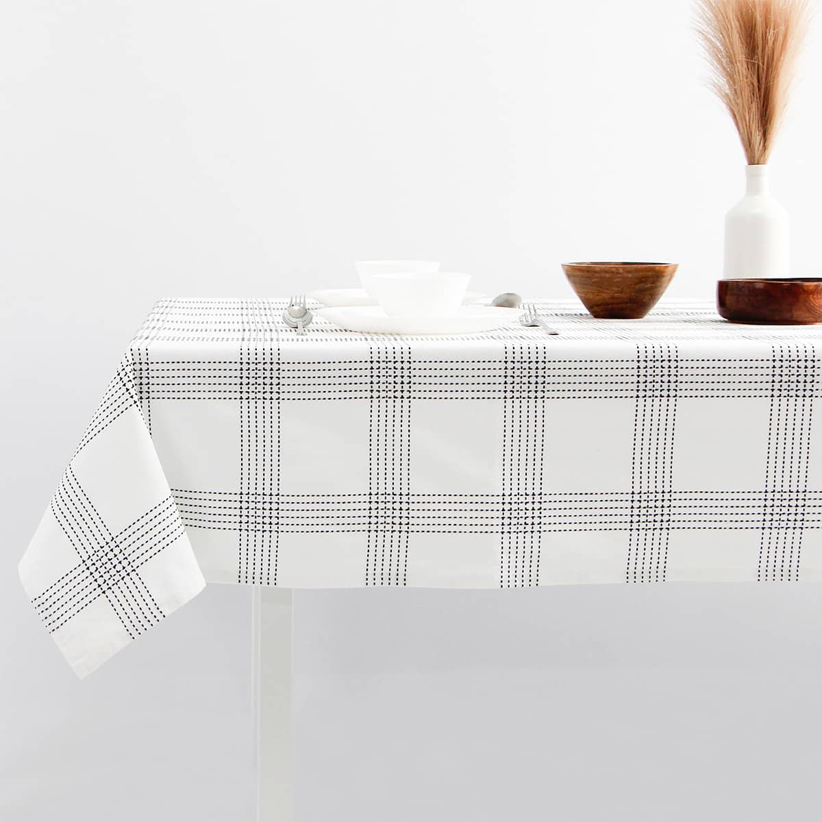 White Dobby with Black Windowpane Tablecloth, 60x84