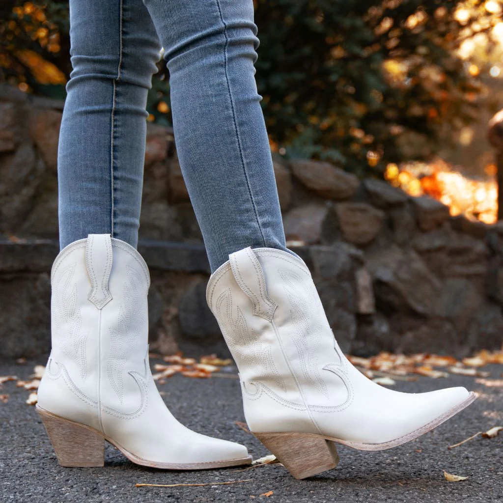 Sierra | White - Thursday Boots