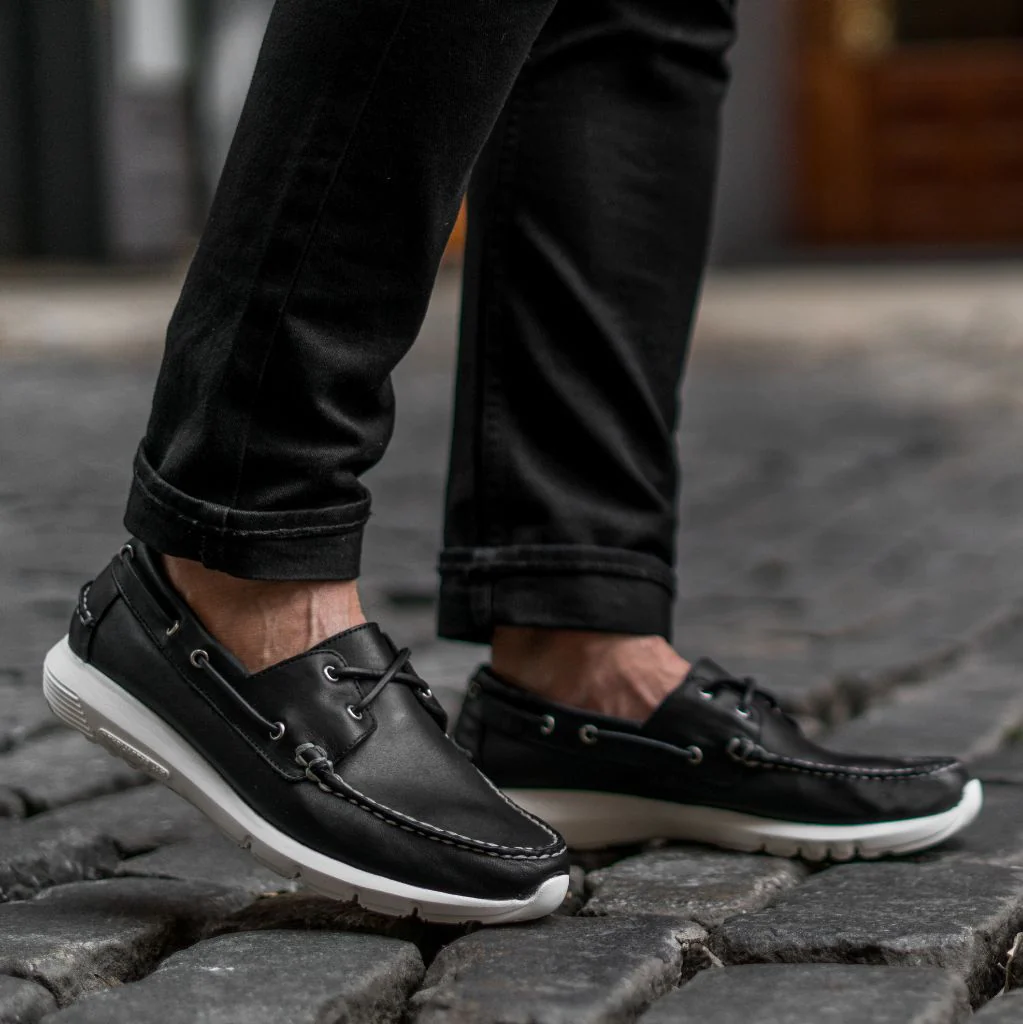 Handsewn Runner | Black - Thursday Boots