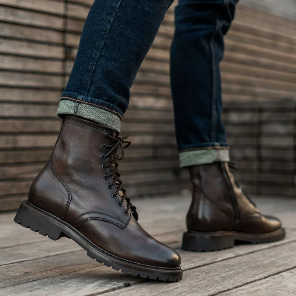 Stomper | Old English - Thursday Boots