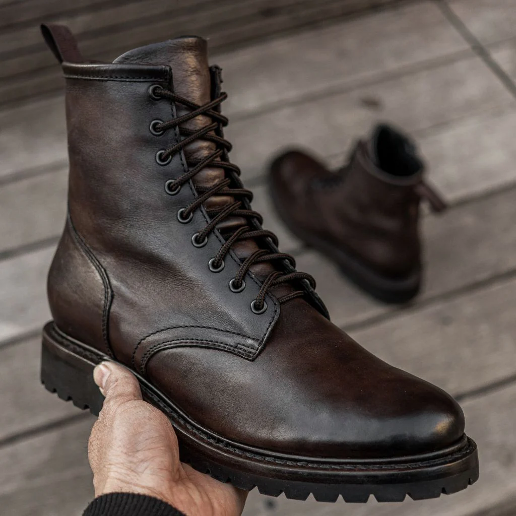 Stomper | Old English - Thursday Boots