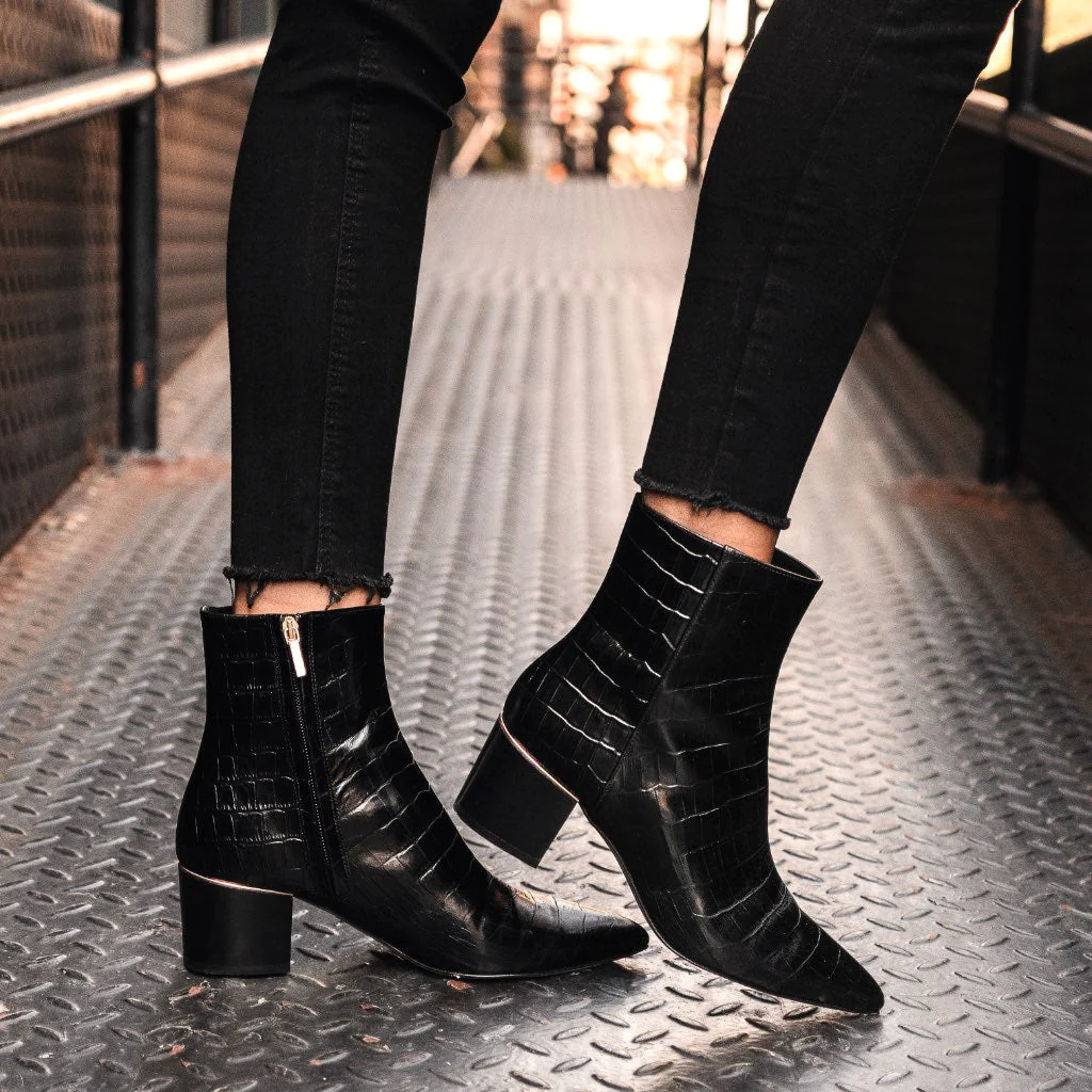 Luna | Black Croco - Thursday Boots
