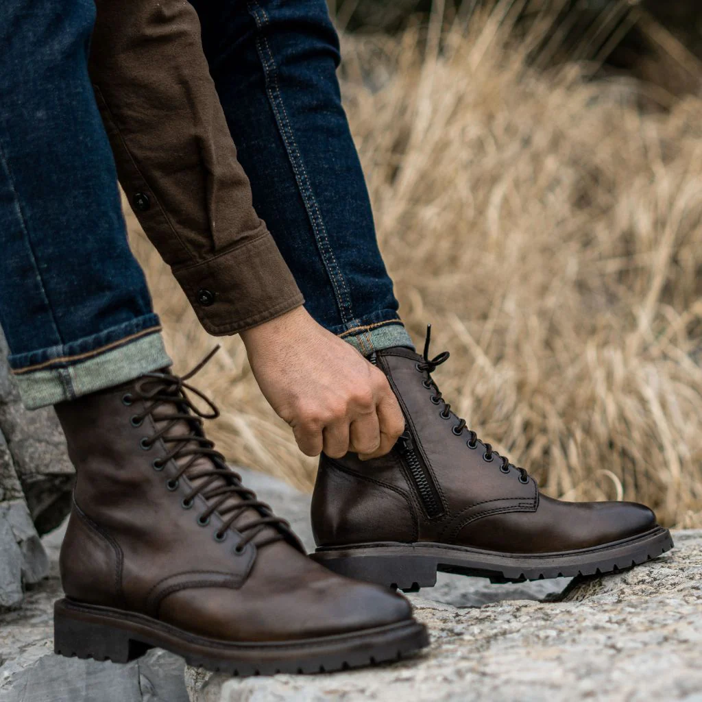 Stomper | Old English - Thursday Boots